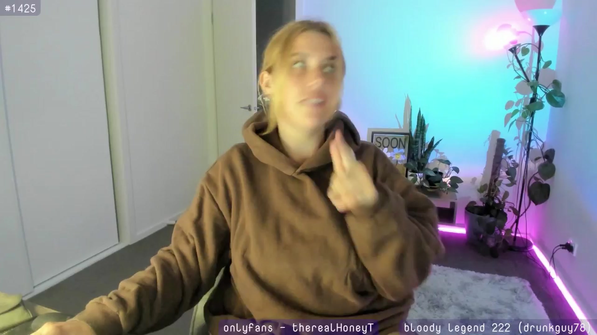 Gallery image thumbnail from HoneyTits_'s myfreecams stream on, 04/11/2024, 08:07 image 15 of 20