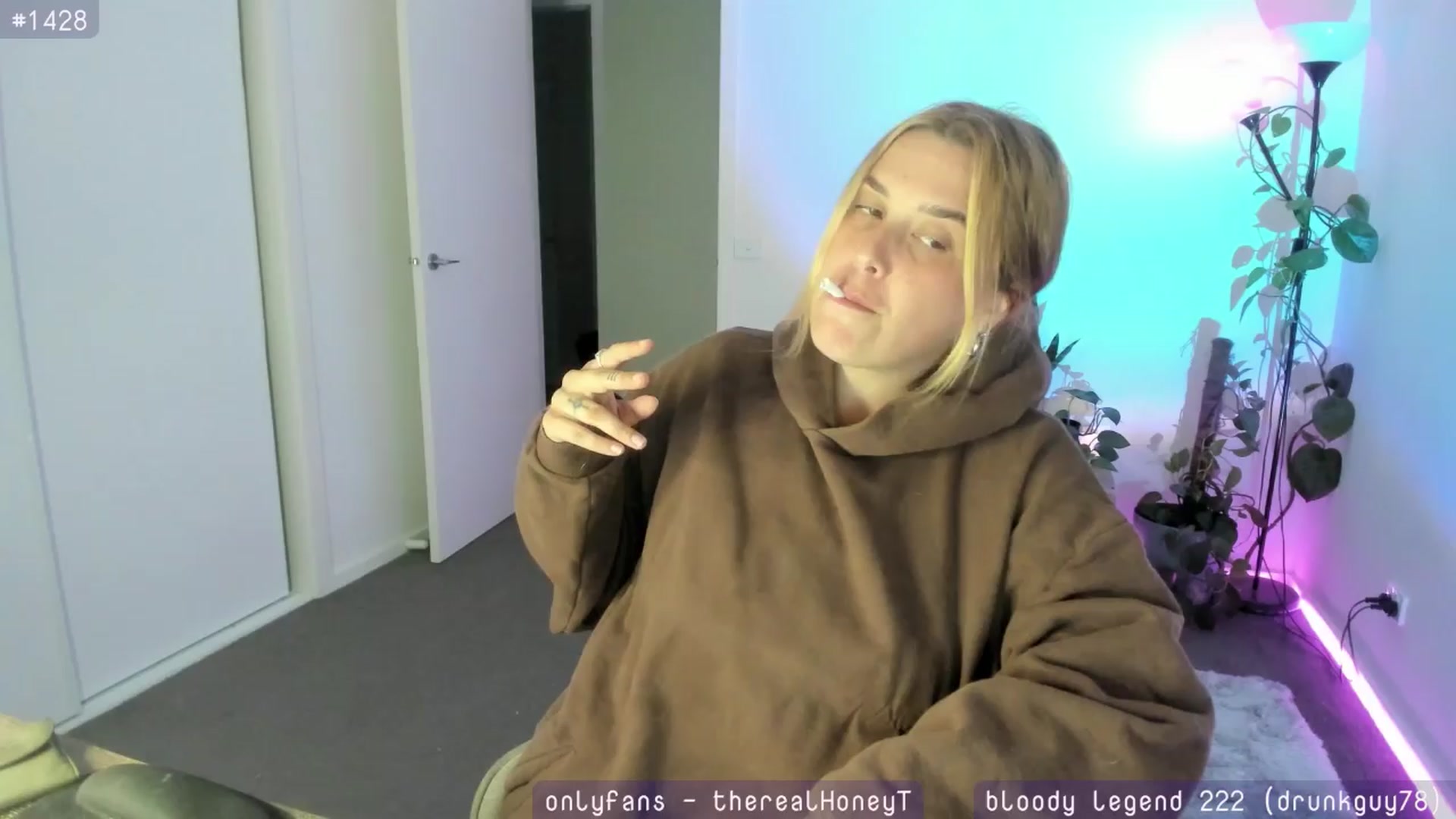 Gallery image thumbnail from HoneyTits_'s myfreecams stream on, 04/11/2024, 08:07 image 19 of 20