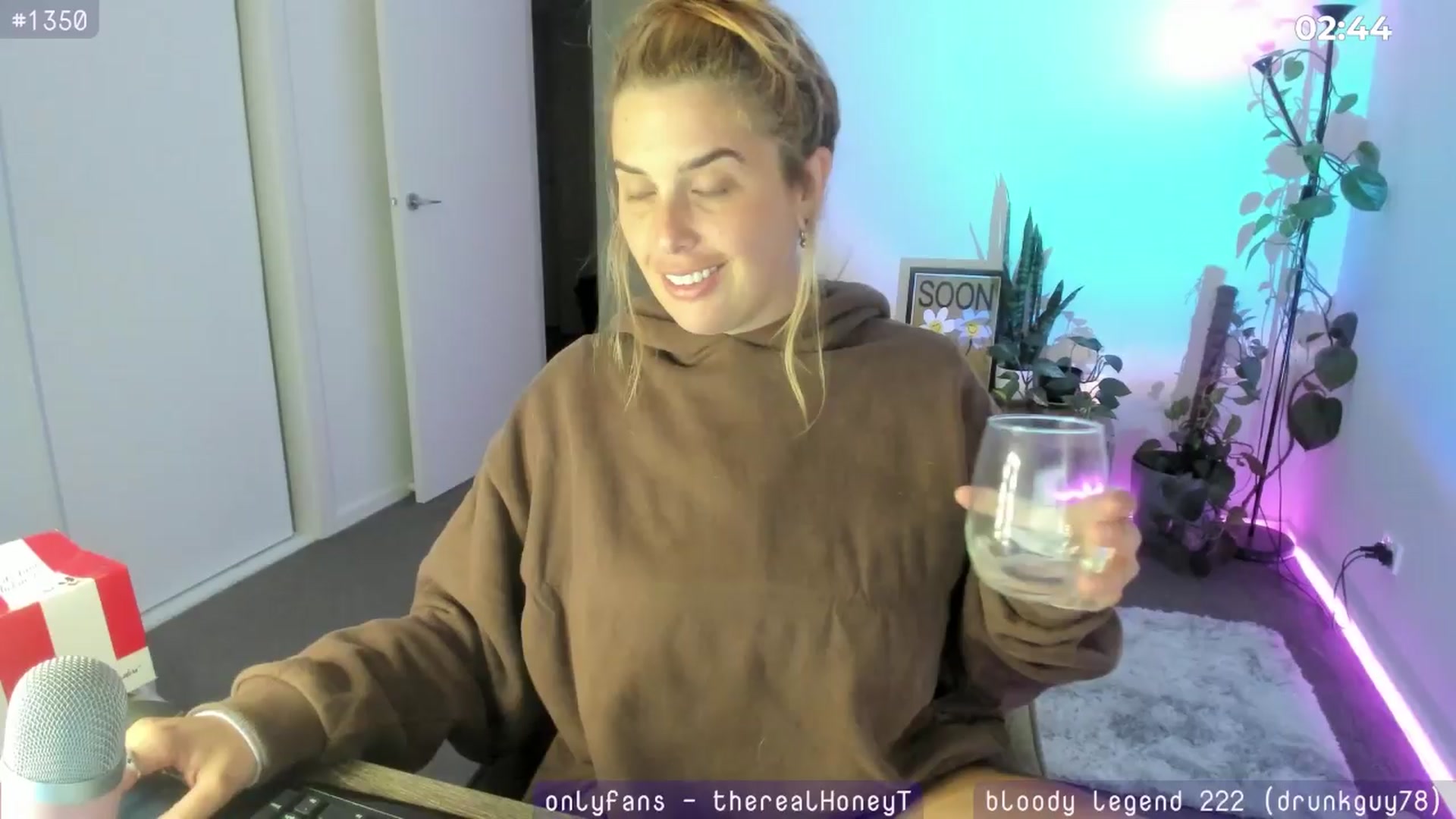 Gallery image thumbnail from HoneyTits_'s myfreecams stream on, 04/11/2024, 10:34 image 14 of 20