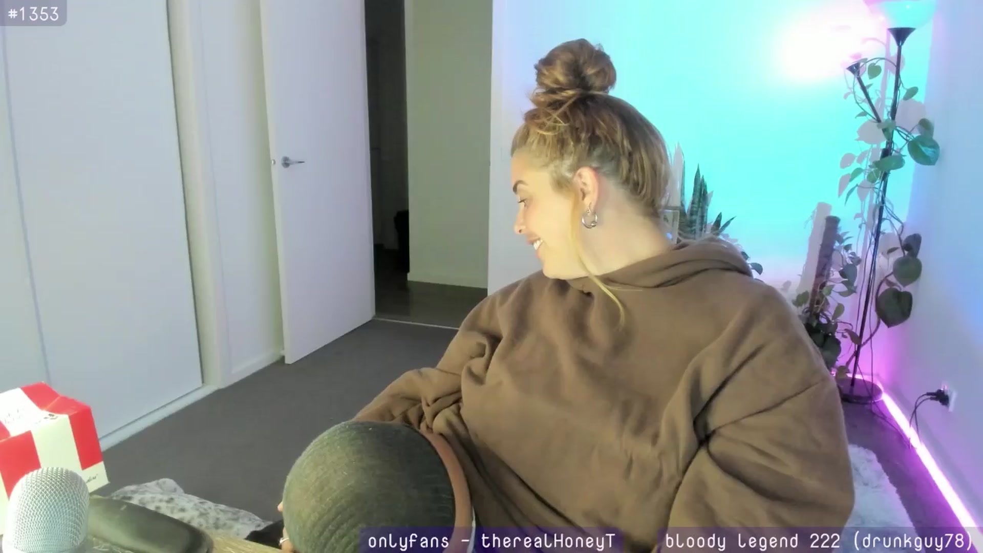 Gallery image thumbnail from HoneyTits_'s myfreecams stream on, 04/11/2024, 10:34 image 13 of 20