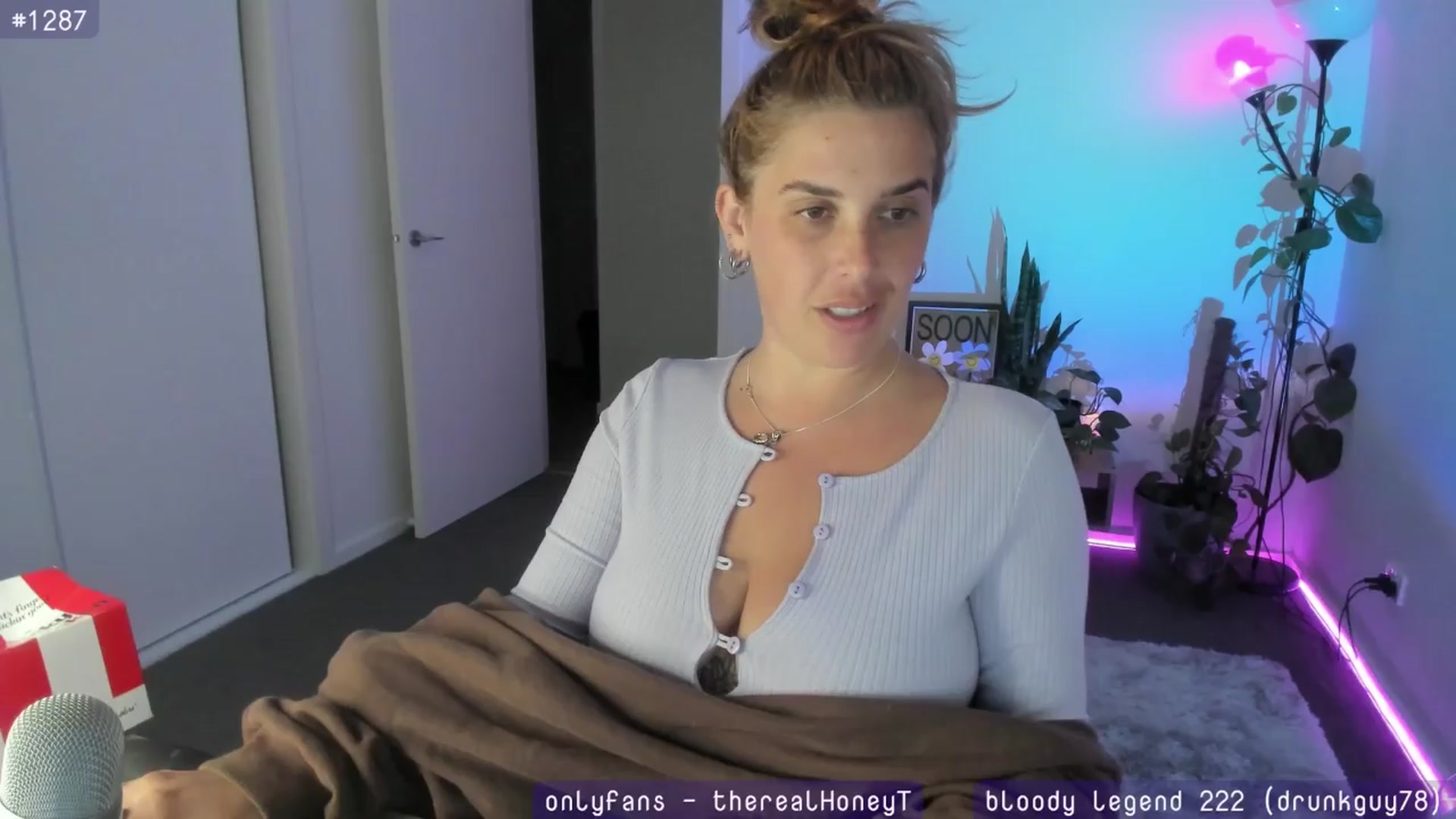 Gallery image thumbnail from HoneyTits_'s myfreecams stream on, 04/11/2024, 10:34 image 18 of 20