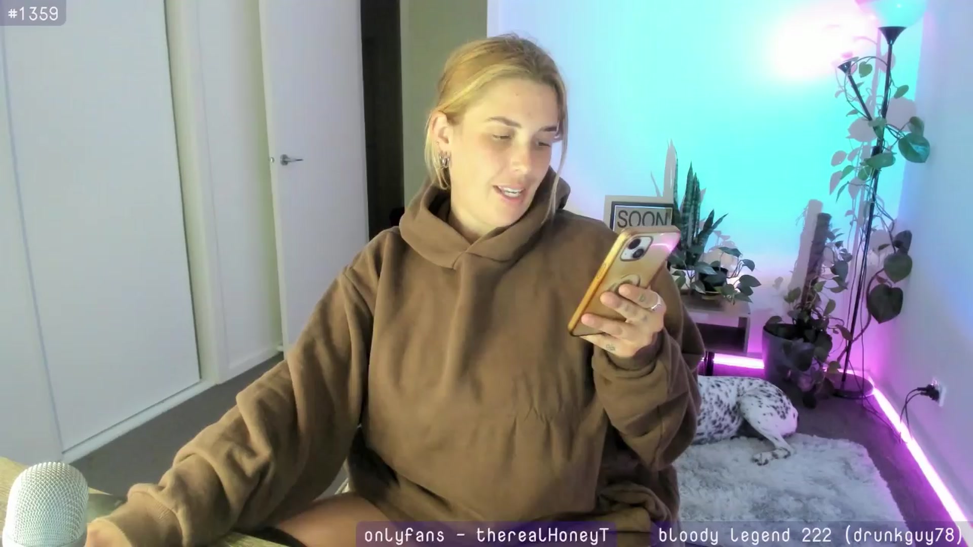 Gallery image thumbnail from HoneyTits_'s myfreecams stream on, 04/11/2024, 10:34 image 6 of 20
