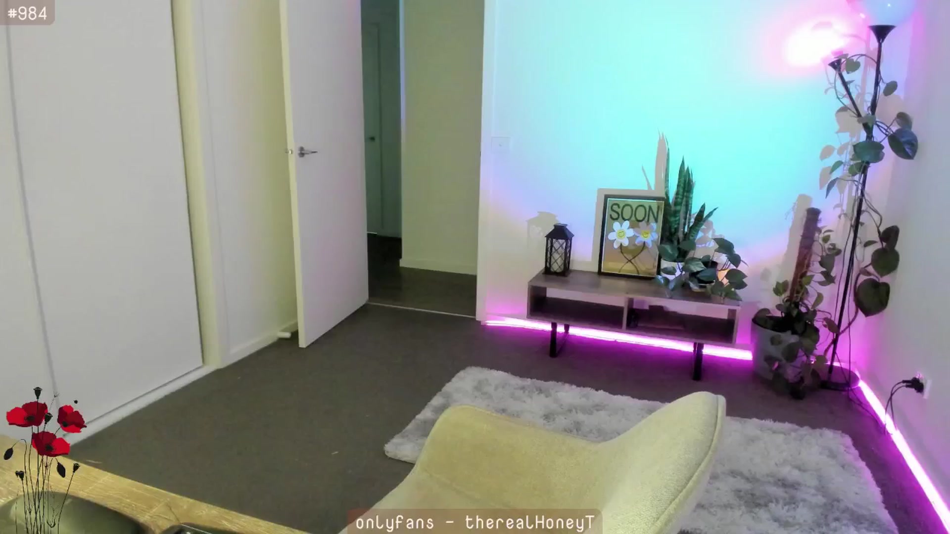 Gallery image thumbnail from HoneyTits_'s myfreecams stream on, 04/25/2024, 07:48 image 6 of 20