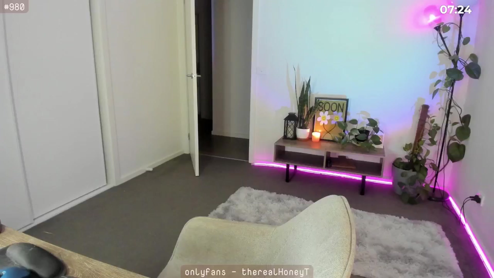 Gallery image thumbnail from HoneyTits_'s myfreecams stream on, 04/30/2024, 08:08 image 8 of 20