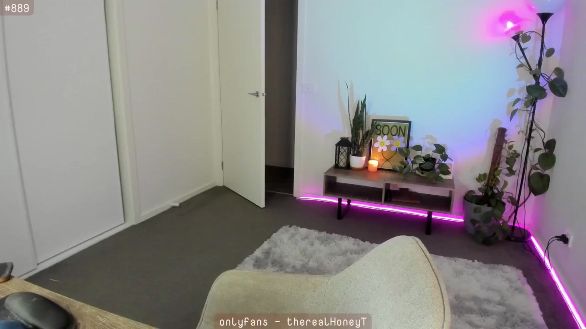 Gallery image thumbnail from HoneyTits_'s myfreecams stream on, 04/30/2024, 10:36 image 4 of 20