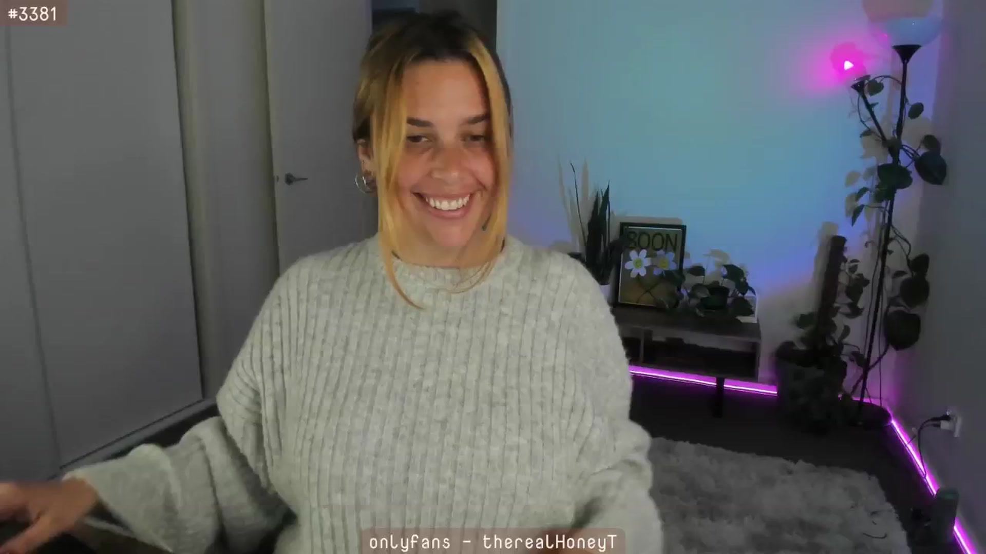 Gallery image thumbnail from HoneyTits_'s myfreecams stream on, 05/04/2024, 08:33 image 2 of 20