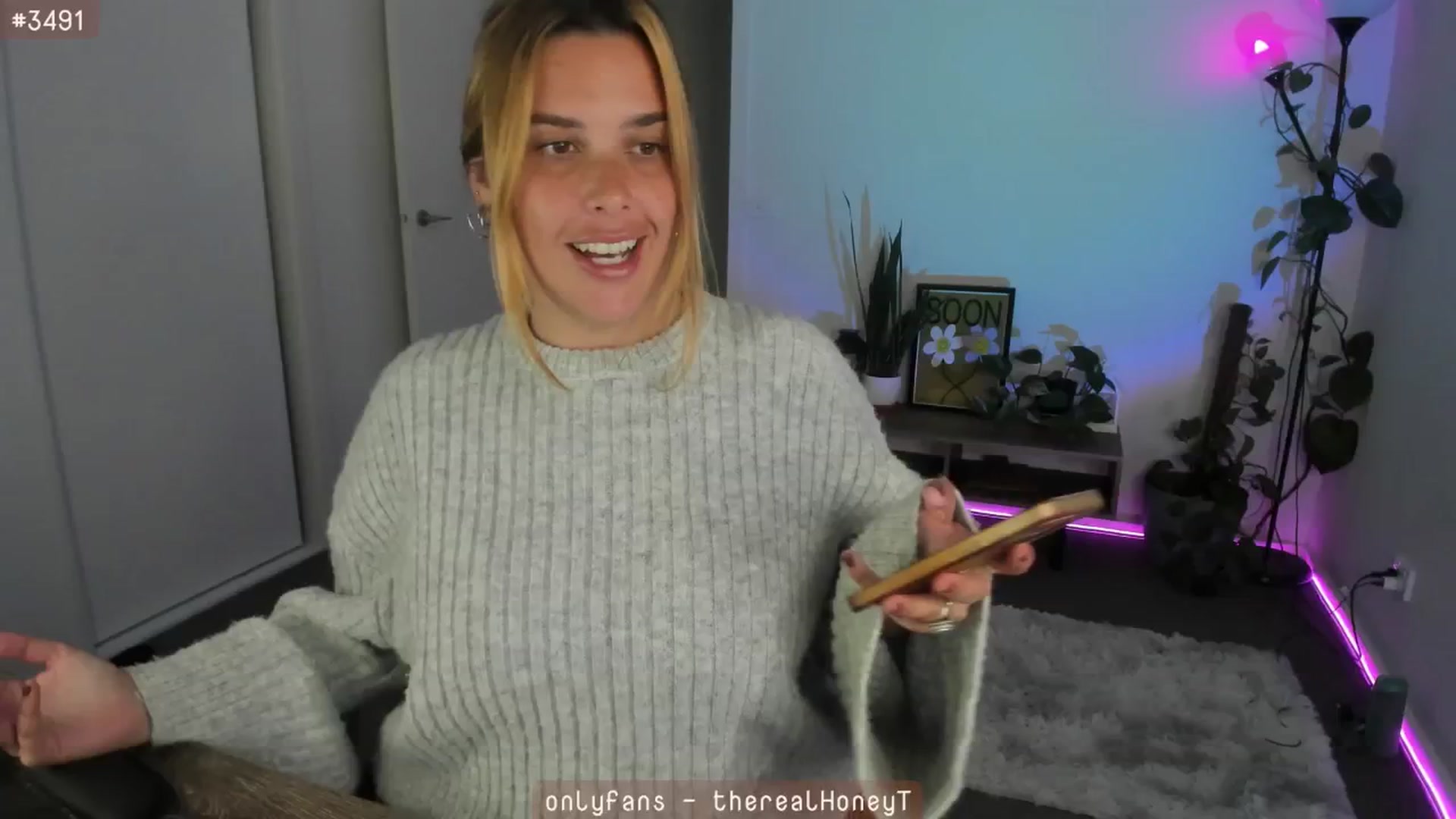 Gallery image thumbnail from HoneyTits_'s myfreecams stream on, 05/04/2024, 08:33 image 1 of 20