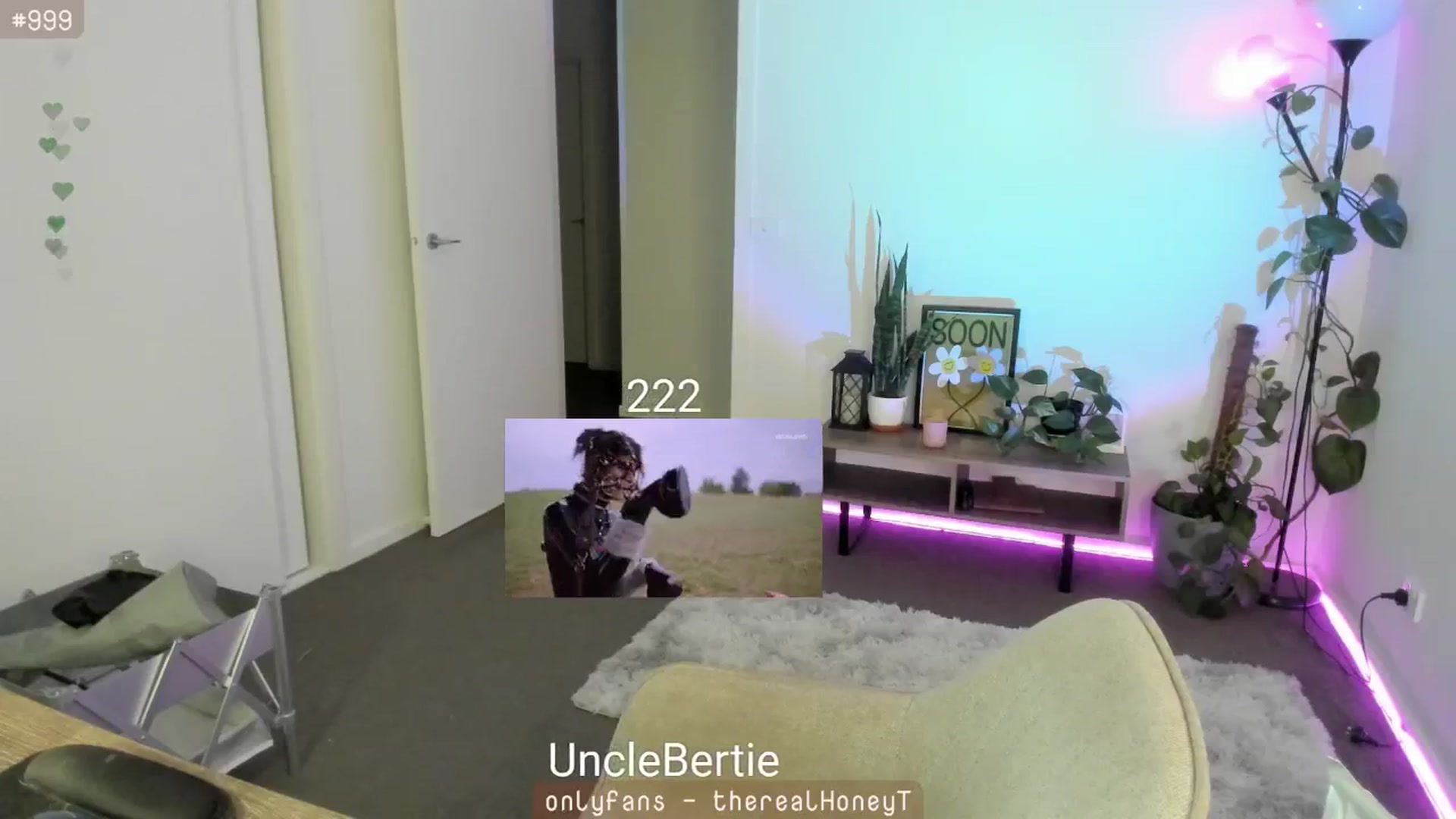 Gallery image thumbnail from HoneyTits_'s myfreecams stream on, 05/08/2024, 10:51 image 16 of 20