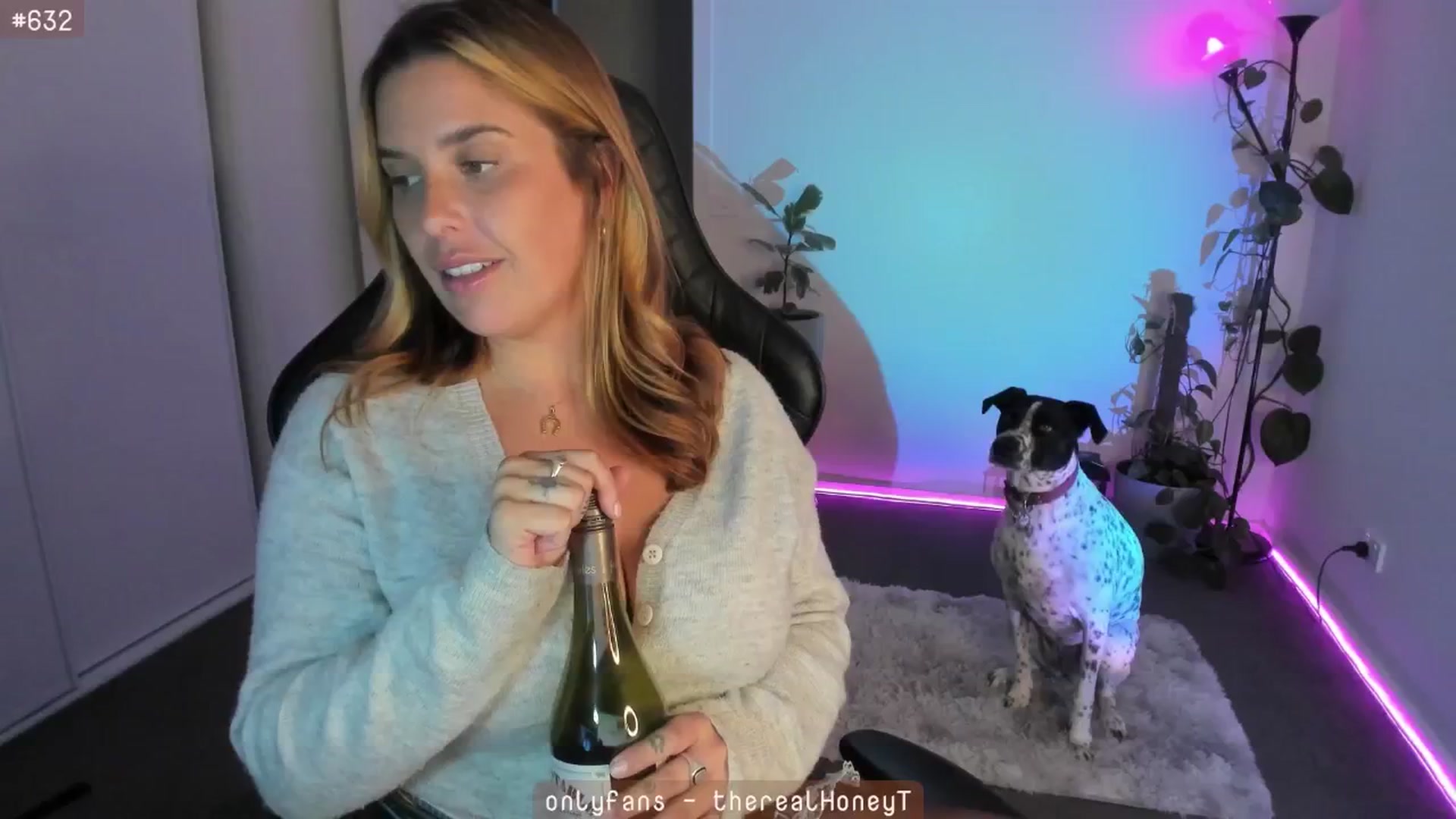Gallery image thumbnail from HoneyTits_'s myfreecams stream on, 05/20/2024, 09:38 image 12 of 20