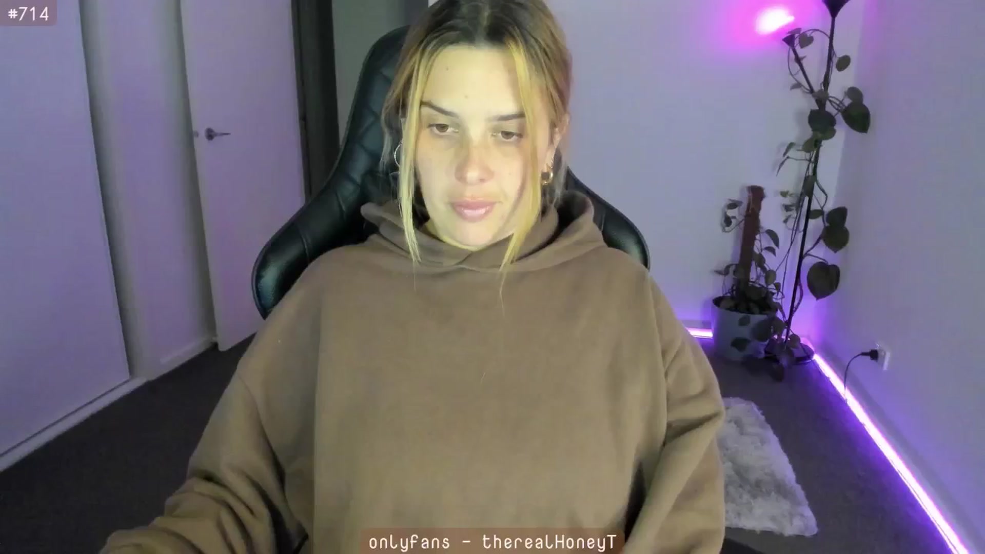 Gallery image thumbnail from HoneyTits_'s myfreecams stream on, 05/23/2024, 10:29 image 20 of 20