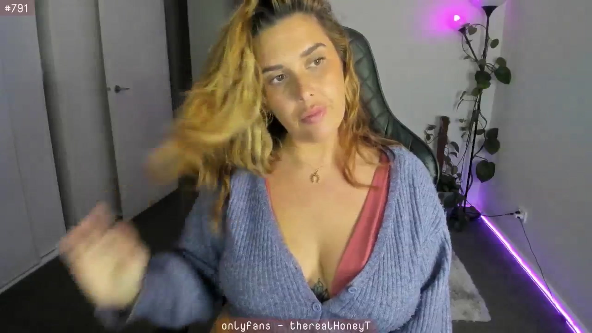 Gallery image thumbnail from HoneyTits_'s myfreecams stream on, 05/25/2024, 09:15 image 20 of 20