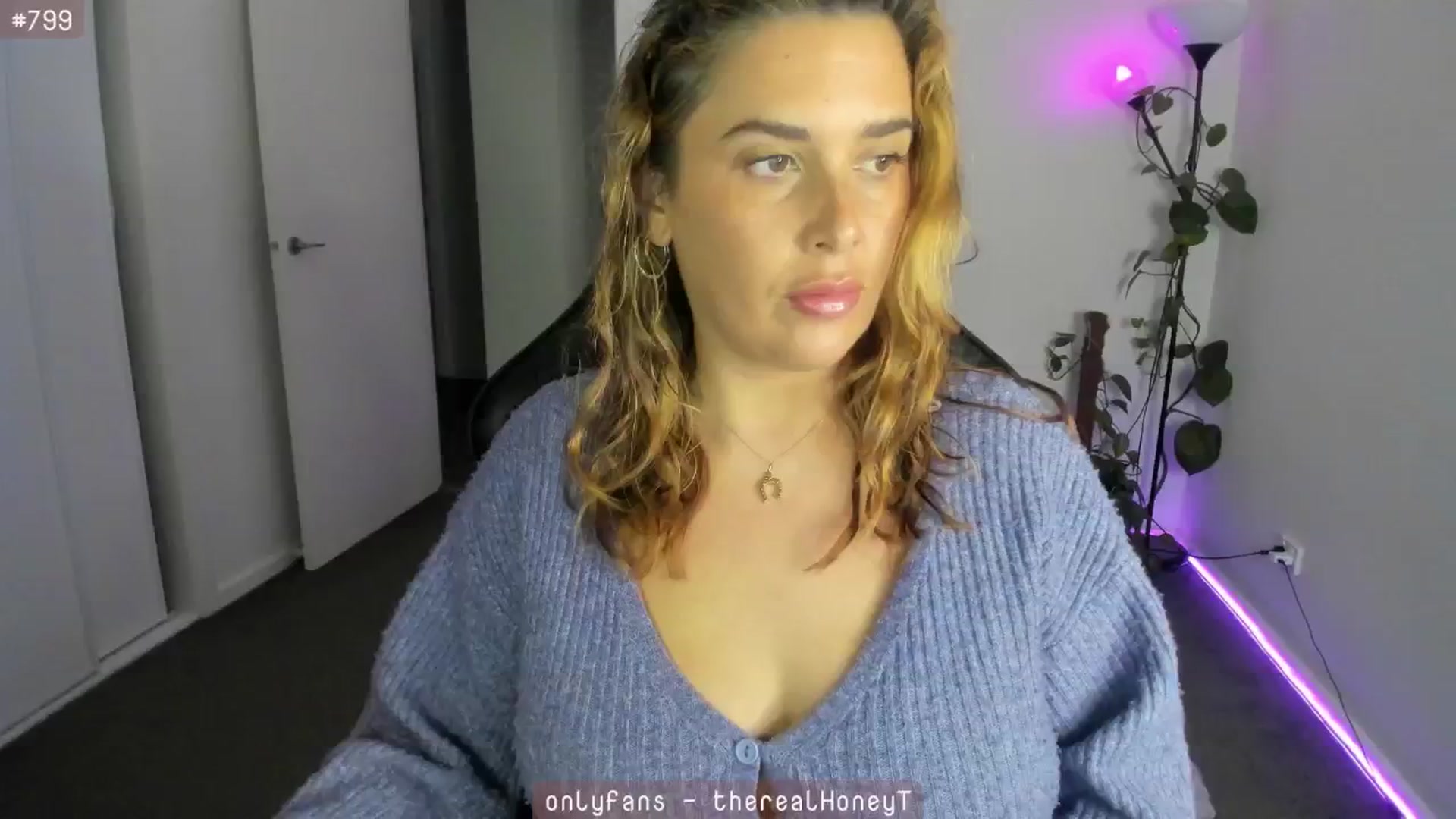 Gallery image thumbnail from HoneyTits_'s myfreecams stream on, 05/25/2024, 09:15 image 1 of 20