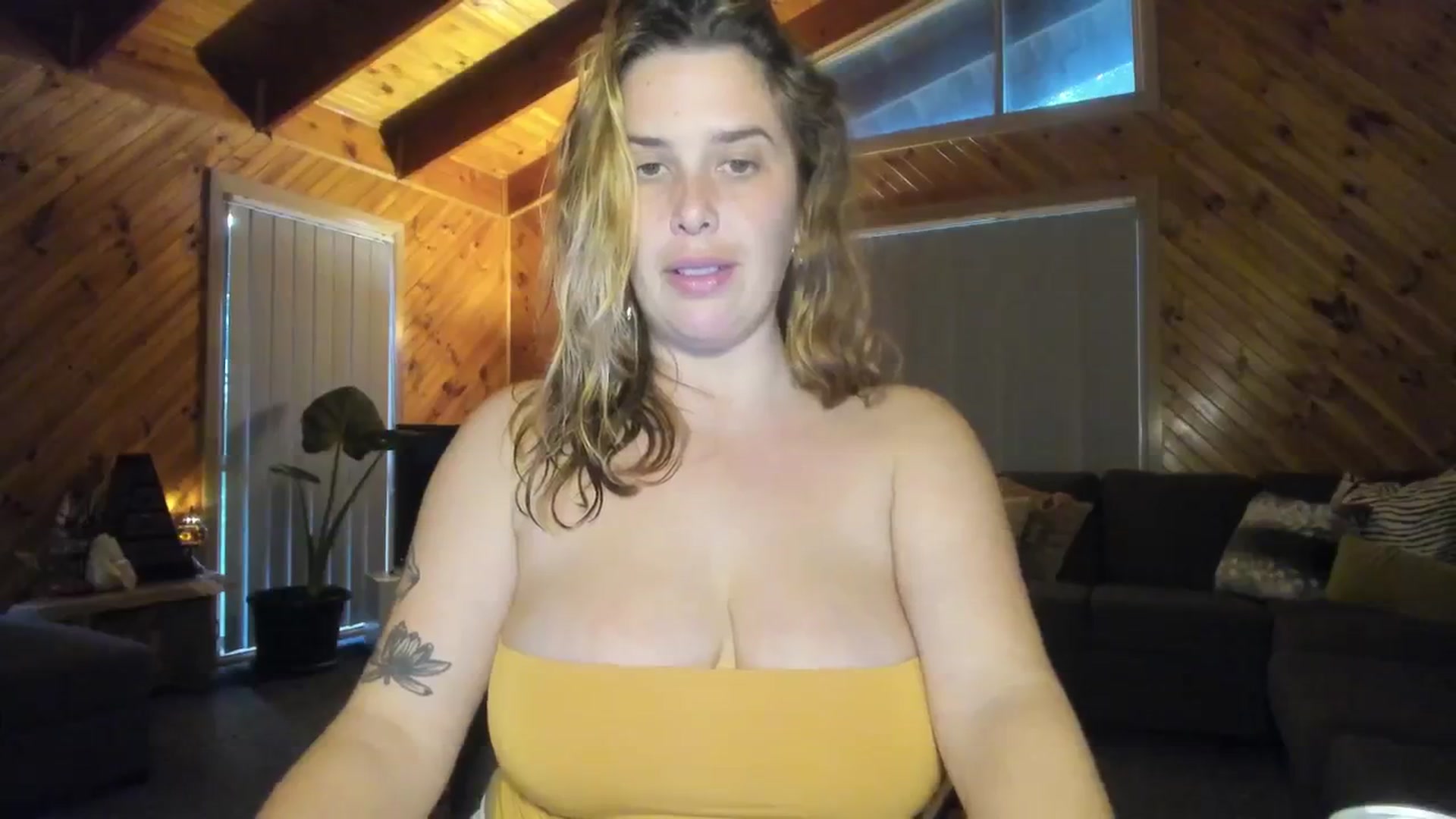 Gallery image thumbnail from HoneyTits_'s myfreecams stream on, 06/12/2024, 06:56 image 4 of 20