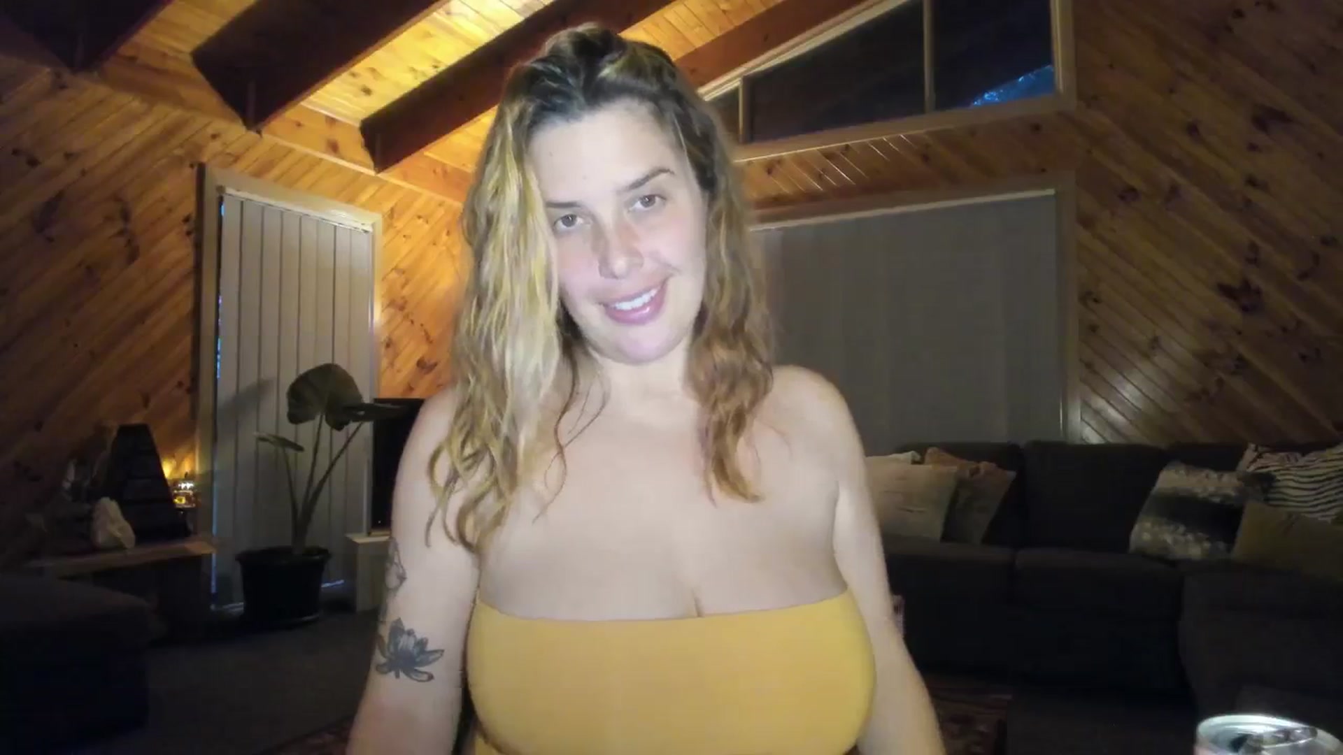 Gallery image thumbnail from HoneyTits_'s myfreecams stream on, 06/12/2024, 07:27 image 14 of 20
