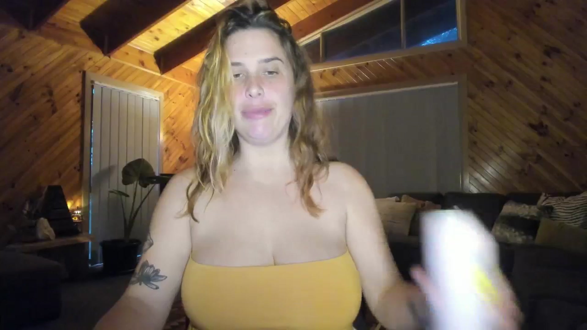 Gallery image thumbnail from HoneyTits_'s myfreecams stream on, 06/12/2024, 07:27 image 9 of 20