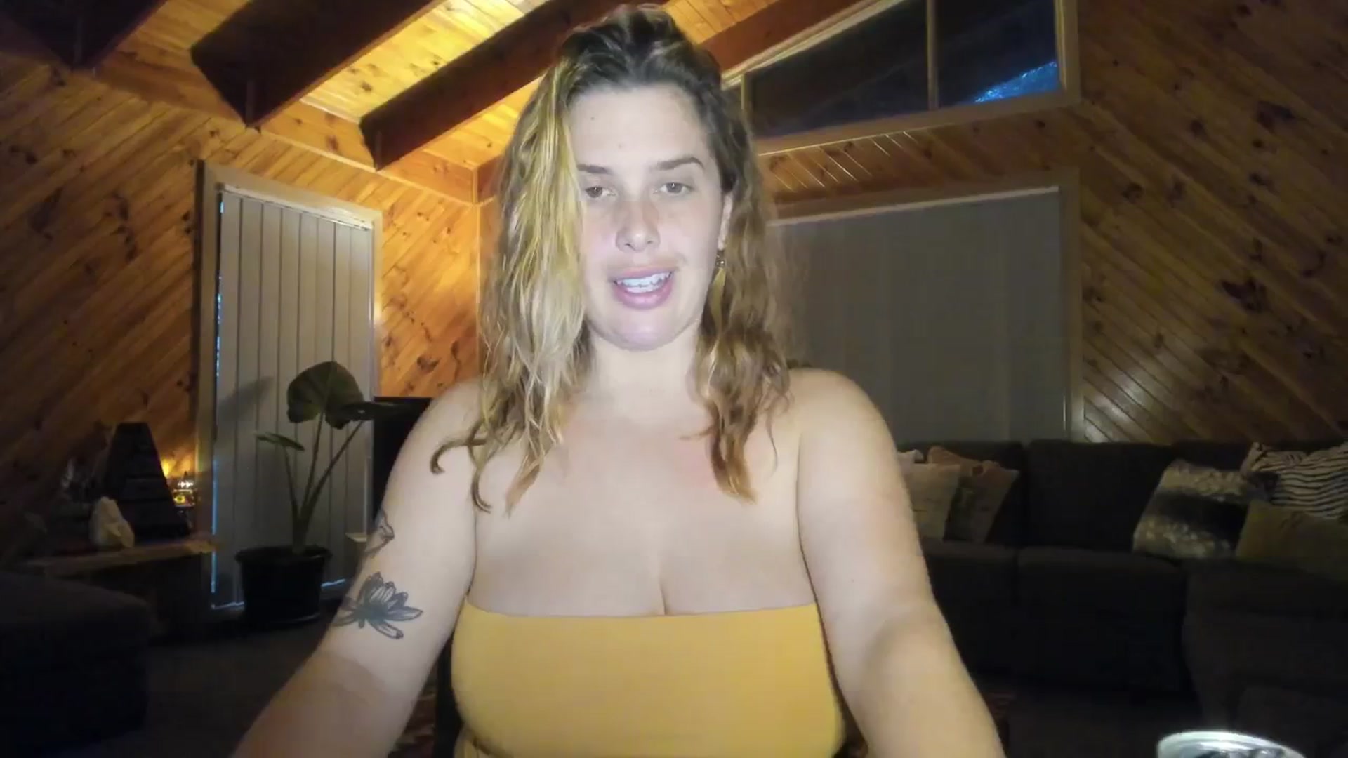 Gallery image thumbnail from HoneyTits_'s myfreecams stream on, 06/12/2024, 07:27 image 11 of 20