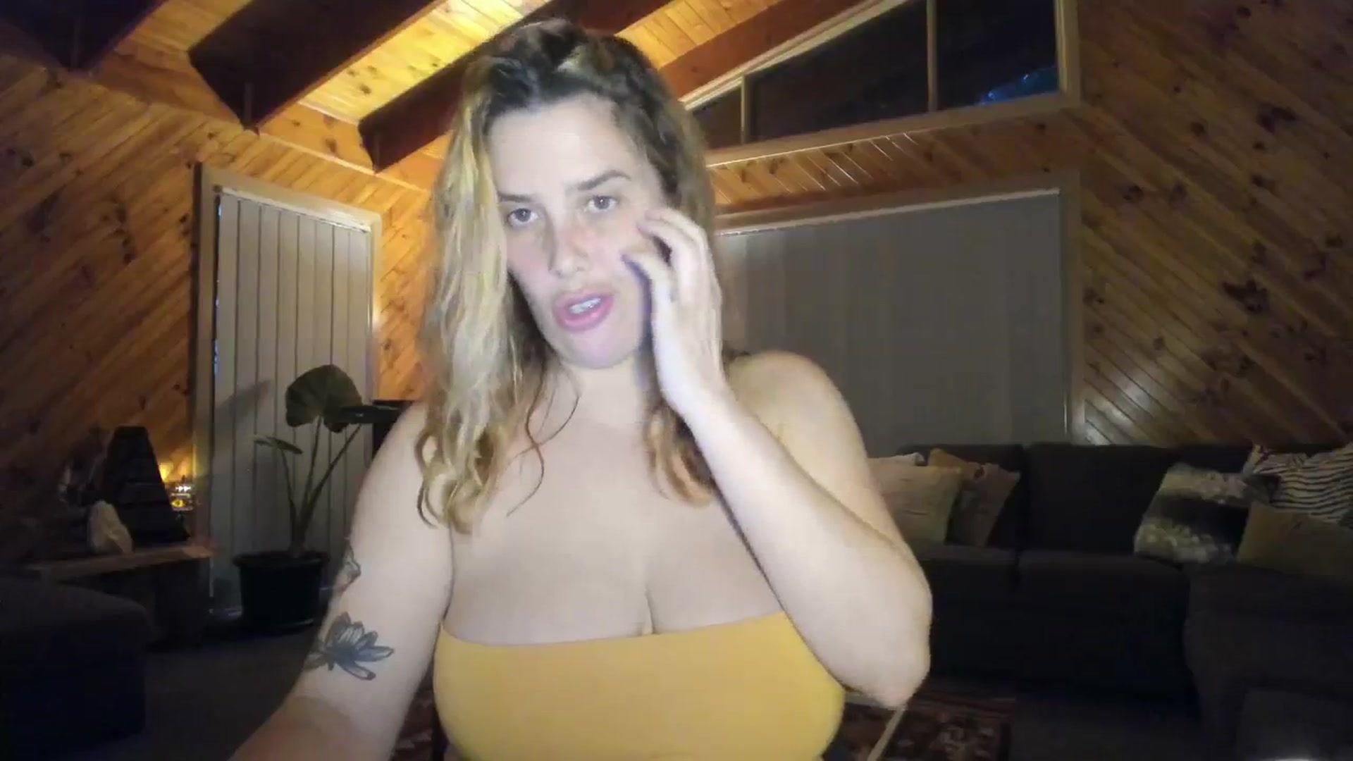 Gallery image thumbnail from HoneyTits_'s myfreecams stream on, 06/12/2024, 07:27 image 18 of 20