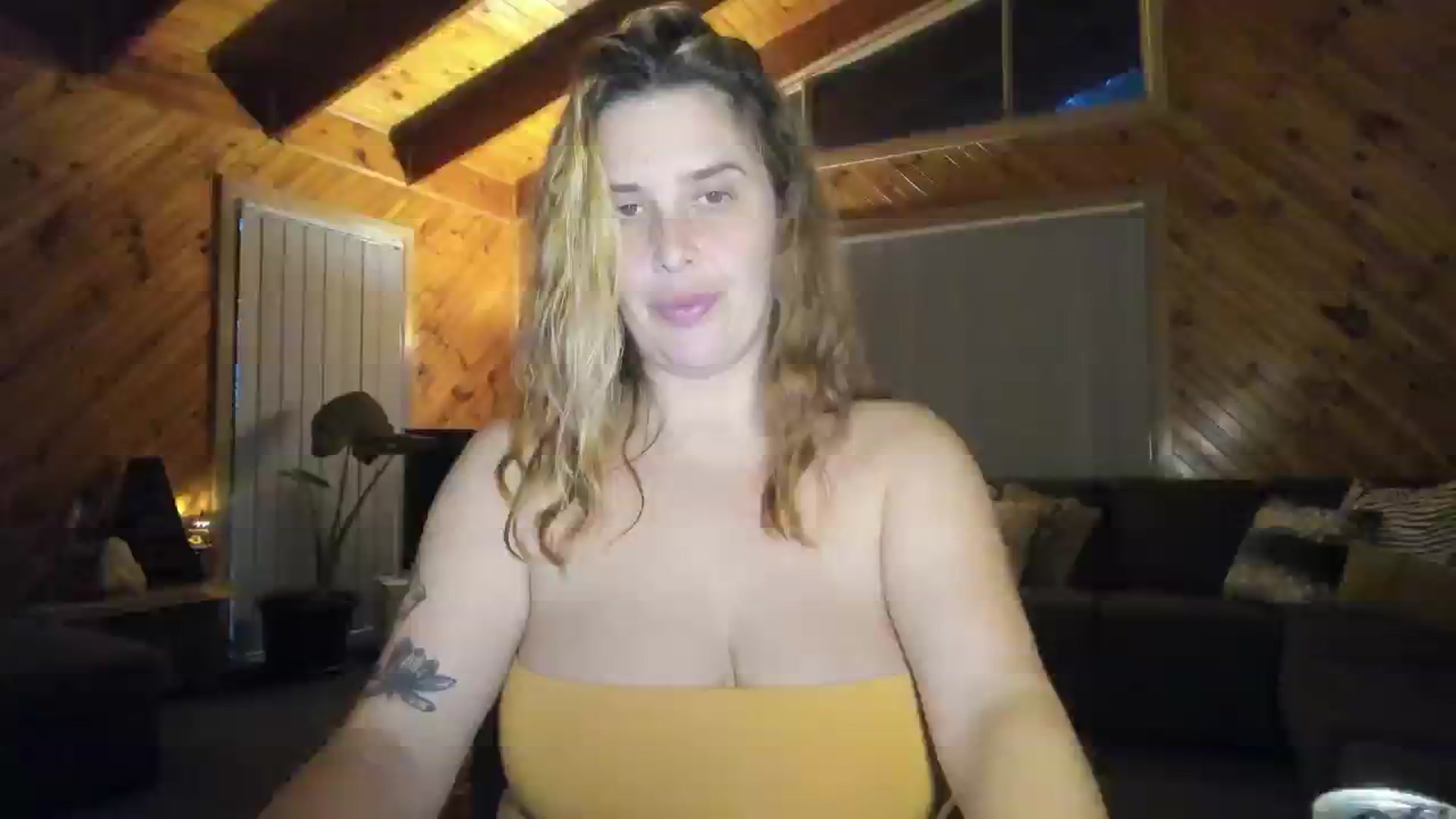 Gallery image thumbnail from HoneyTits_'s myfreecams stream on, 06/12/2024, 07:27 image 15 of 20