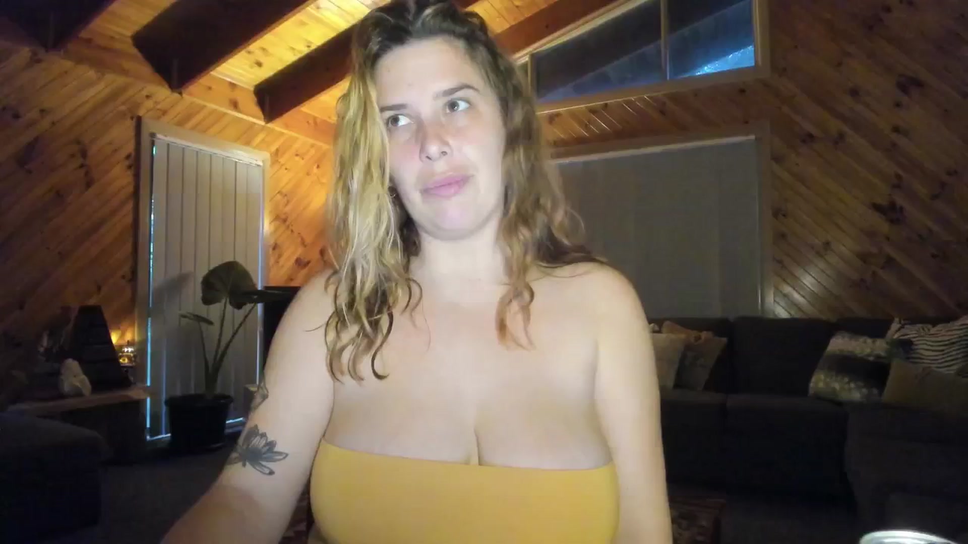 Gallery image thumbnail from HoneyTits_'s myfreecams stream on, 06/12/2024, 07:27 image 3 of 20