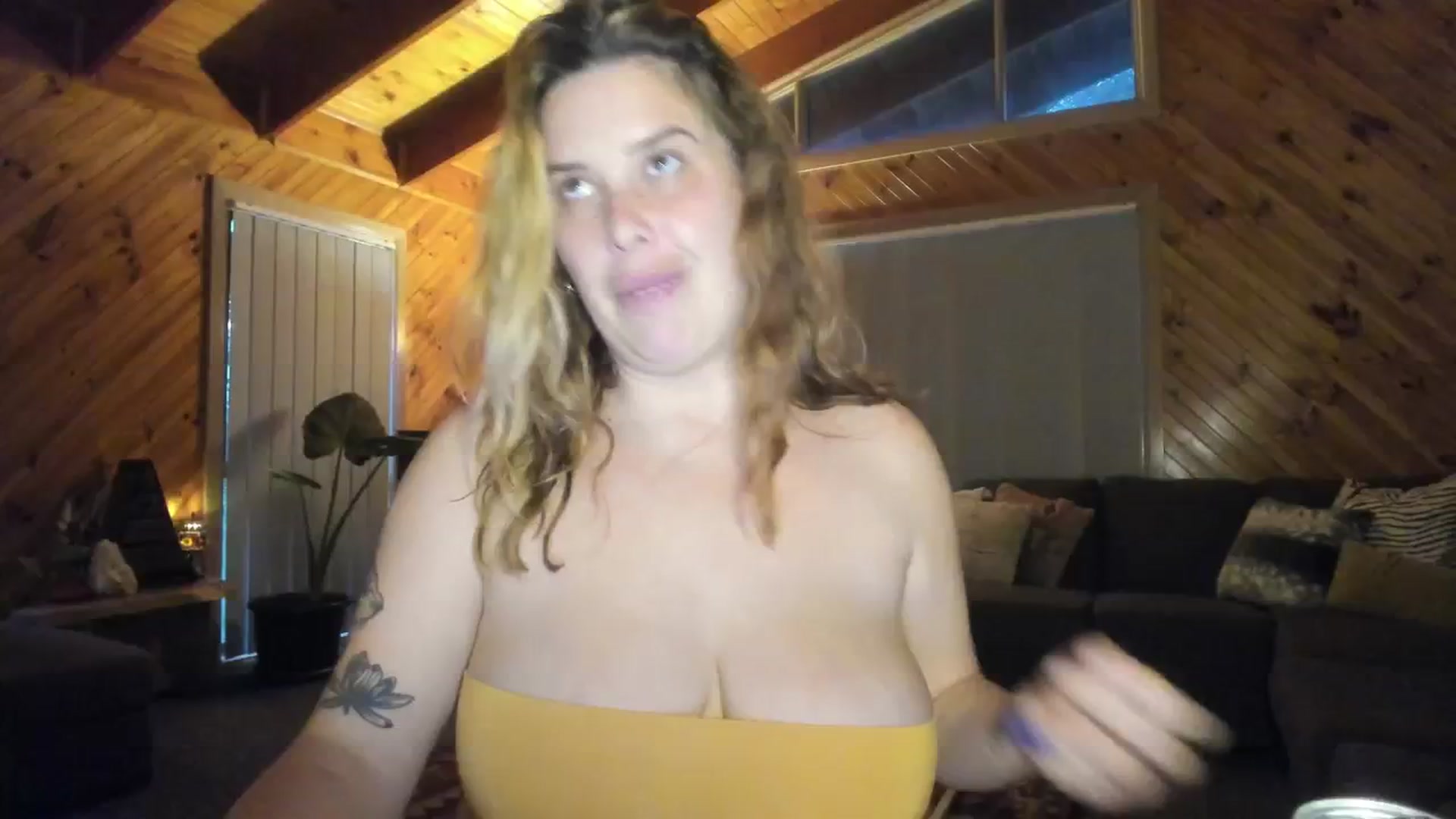 Gallery image thumbnail from HoneyTits_'s myfreecams stream on, 06/12/2024, 07:27 image 4 of 20
