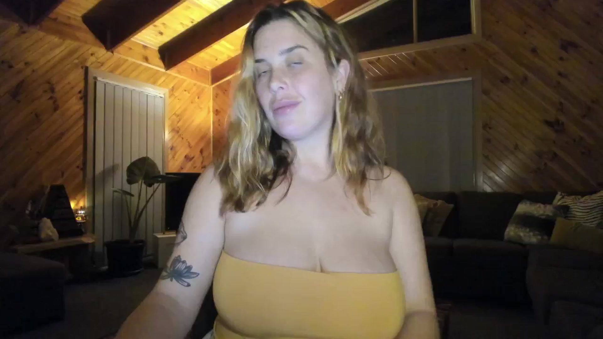 Gallery image thumbnail from HoneyTits_'s myfreecams stream on, 06/12/2024, 08:02 image 20 of 20