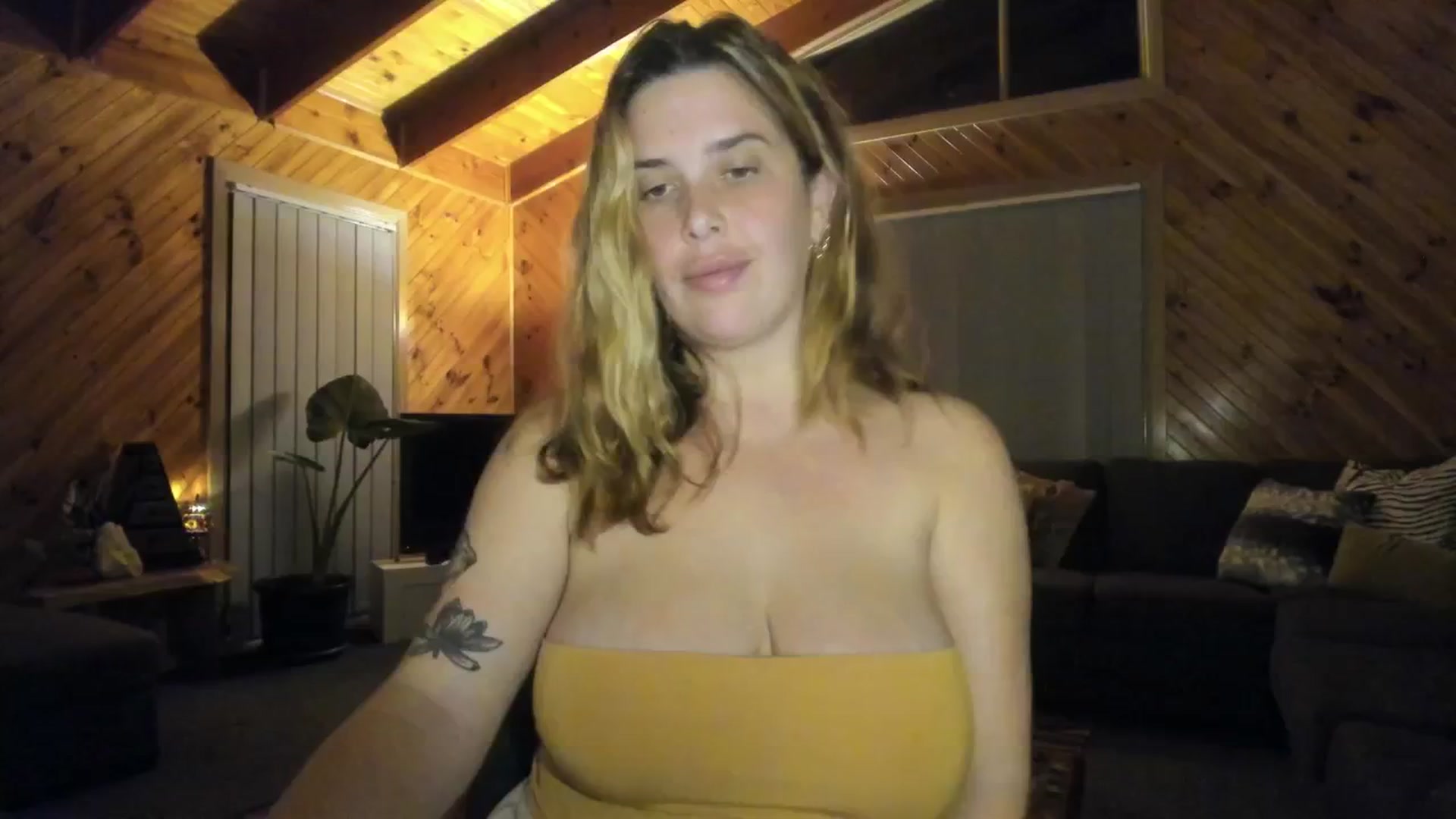 Gallery image thumbnail from HoneyTits_'s myfreecams stream on, 06/12/2024, 08:02 image 13 of 20