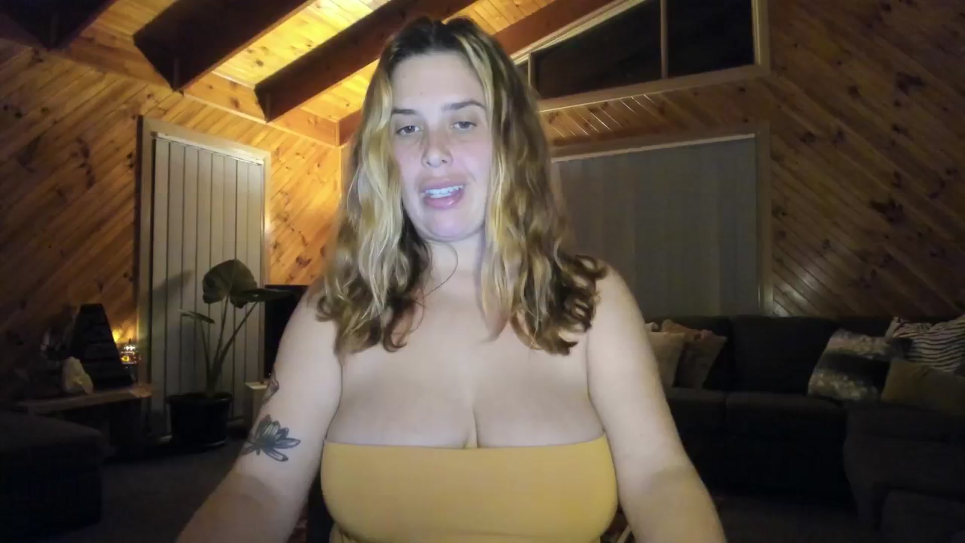 Gallery image thumbnail from HoneyTits_'s myfreecams stream on, 06/12/2024, 08:02 image 10 of 20