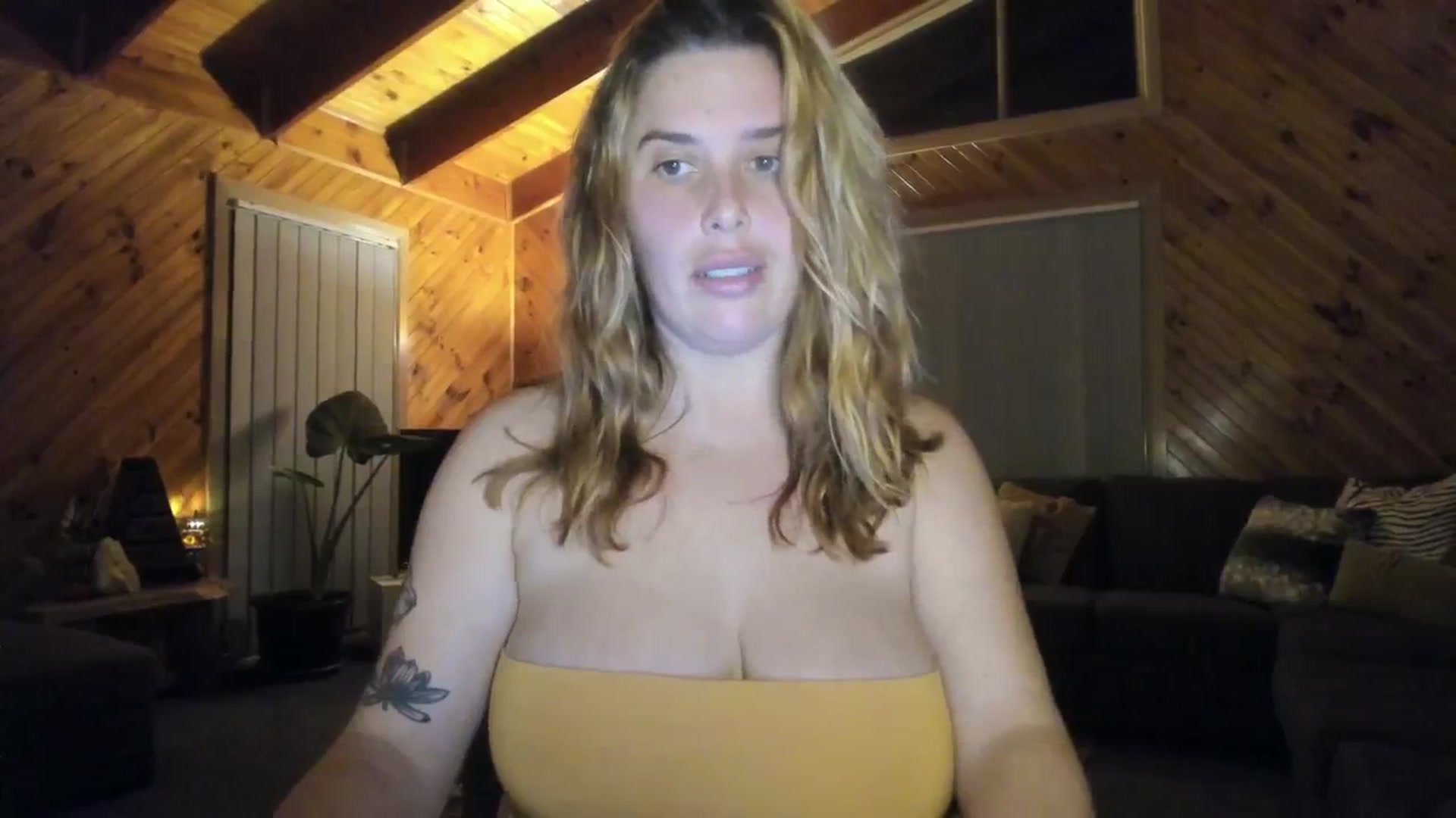 Gallery image thumbnail from HoneyTits_'s myfreecams stream on, 06/12/2024, 08:02 image 6 of 20
