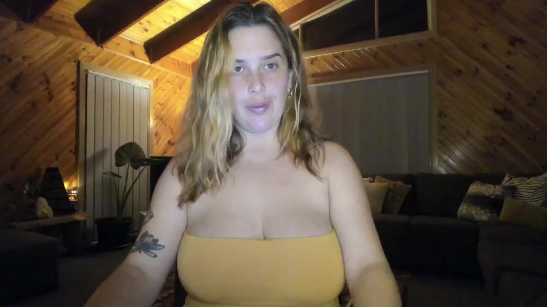 Gallery image thumbnail from HoneyTits_'s myfreecams stream on, 06/12/2024, 08:02 image 18 of 20