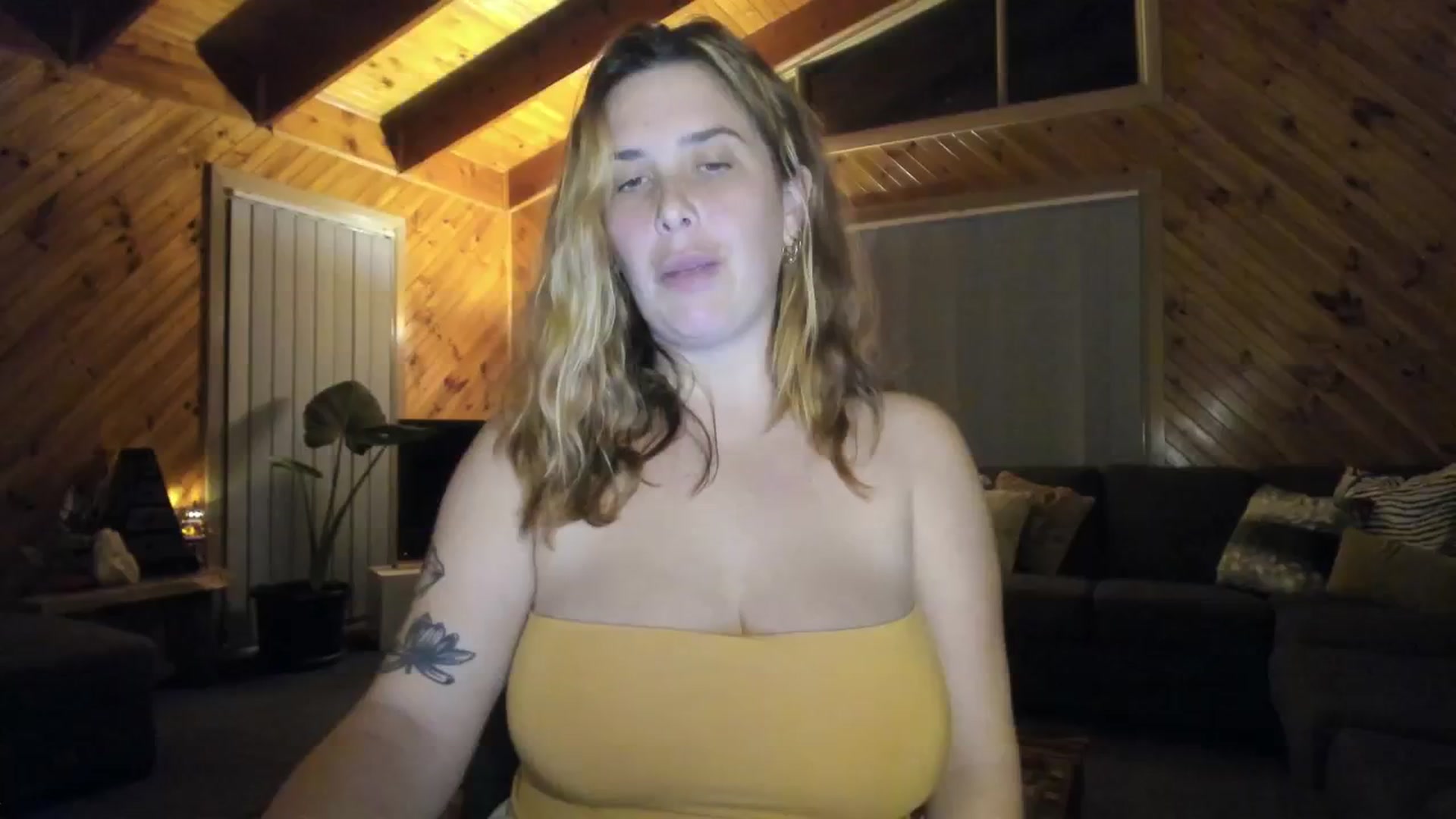 Gallery image thumbnail from HoneyTits_'s myfreecams stream on, 06/12/2024, 08:02 image 15 of 20