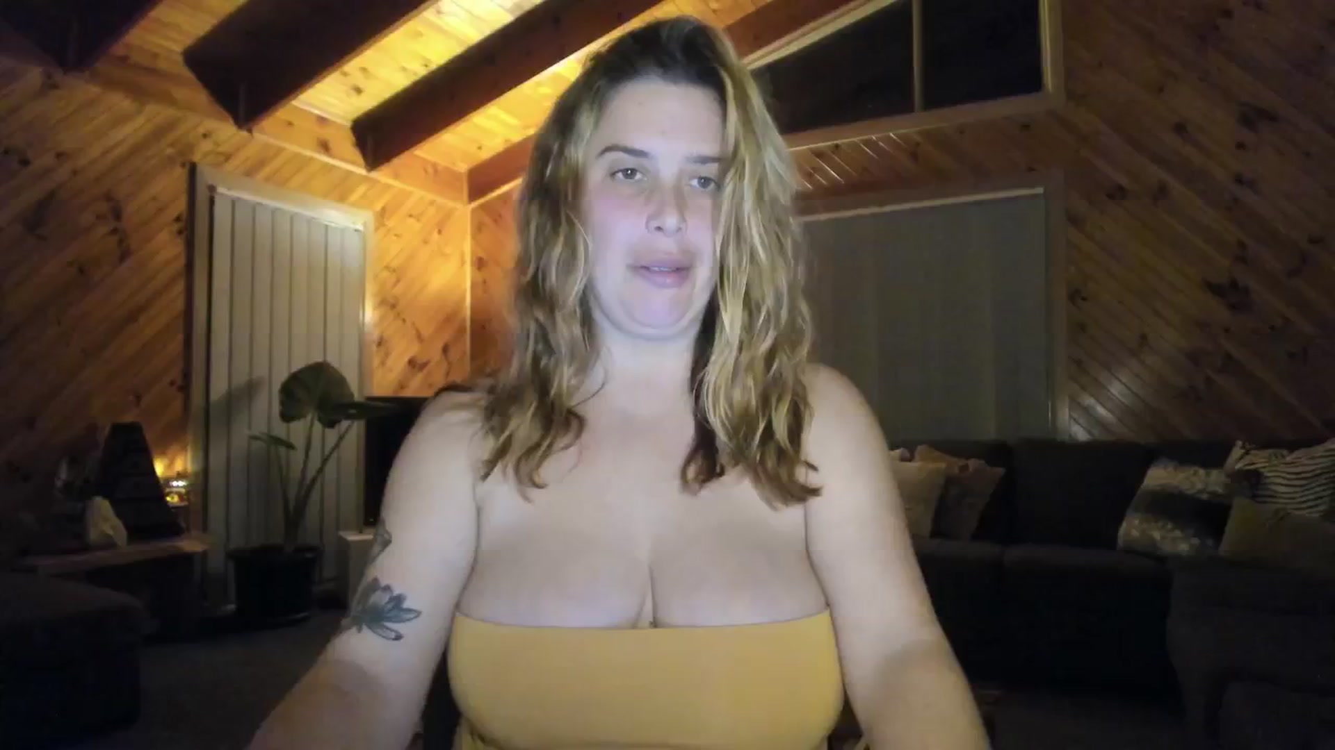 Gallery image thumbnail from HoneyTits_'s myfreecams stream on, 06/12/2024, 08:02 image 5 of 20