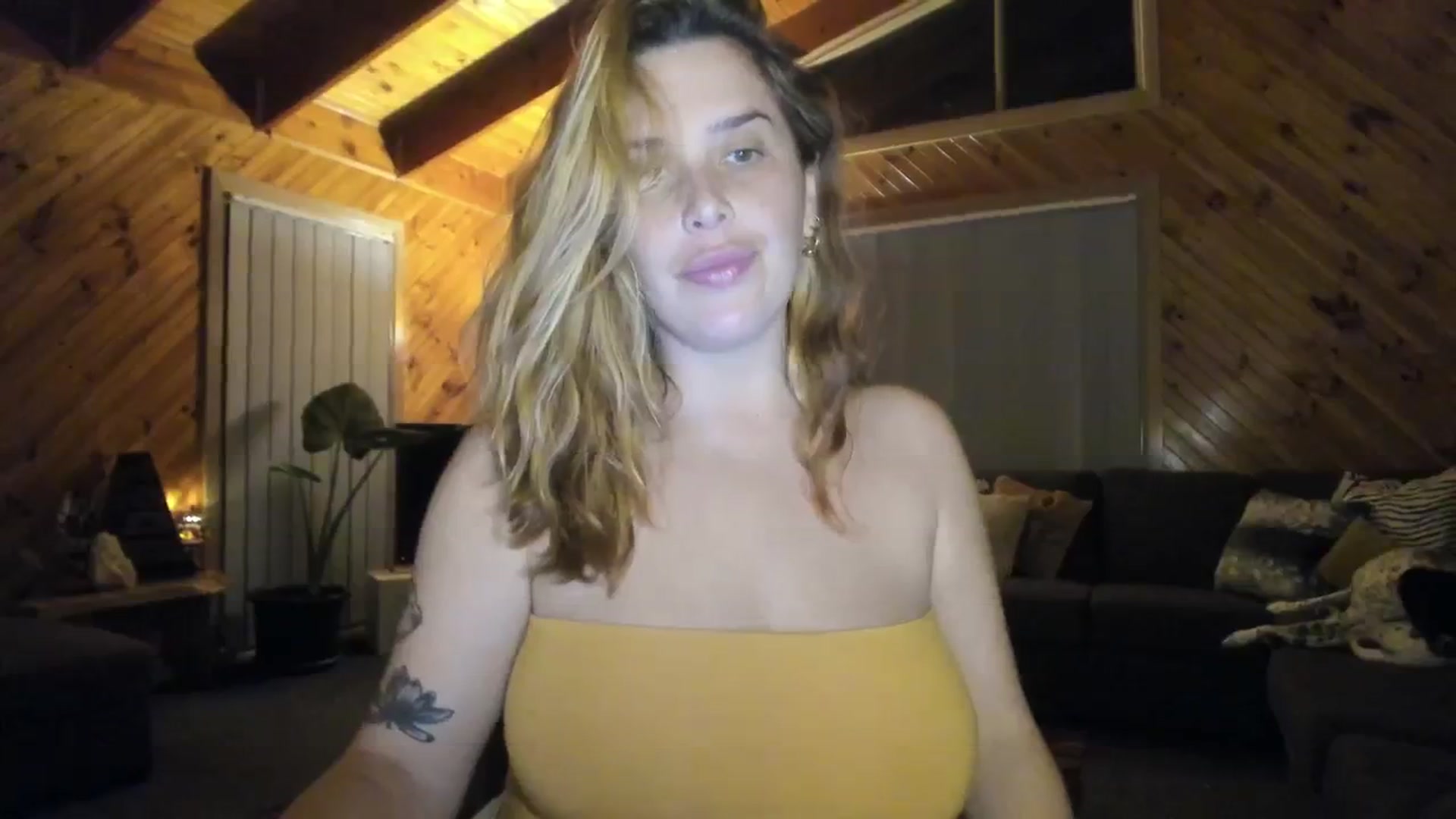 Gallery image thumbnail from HoneyTits_'s myfreecams stream on, 06/12/2024, 09:12 image 10 of 20