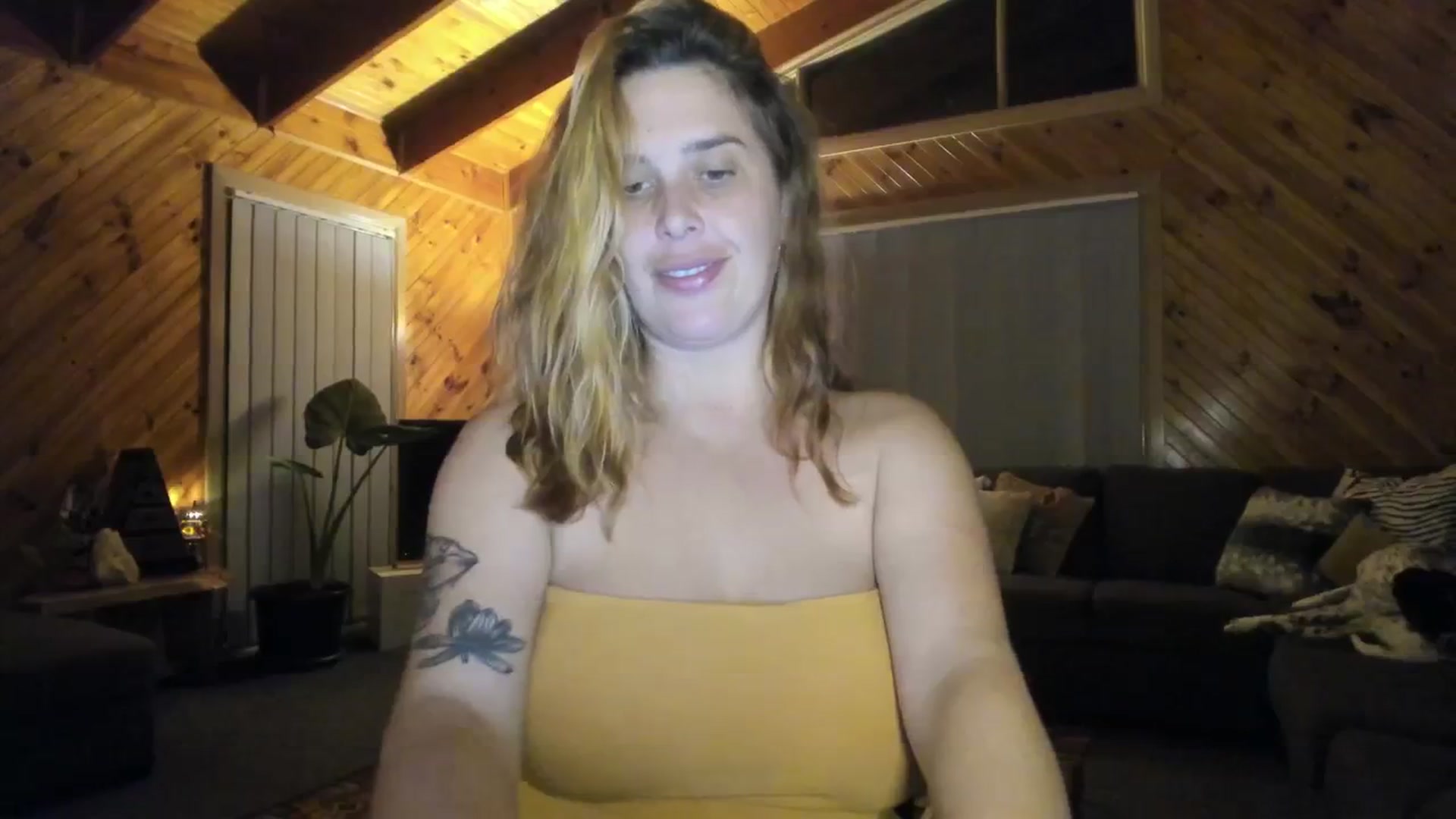 Gallery image thumbnail from HoneyTits_'s myfreecams stream on, 06/12/2024, 09:12 image 9 of 20