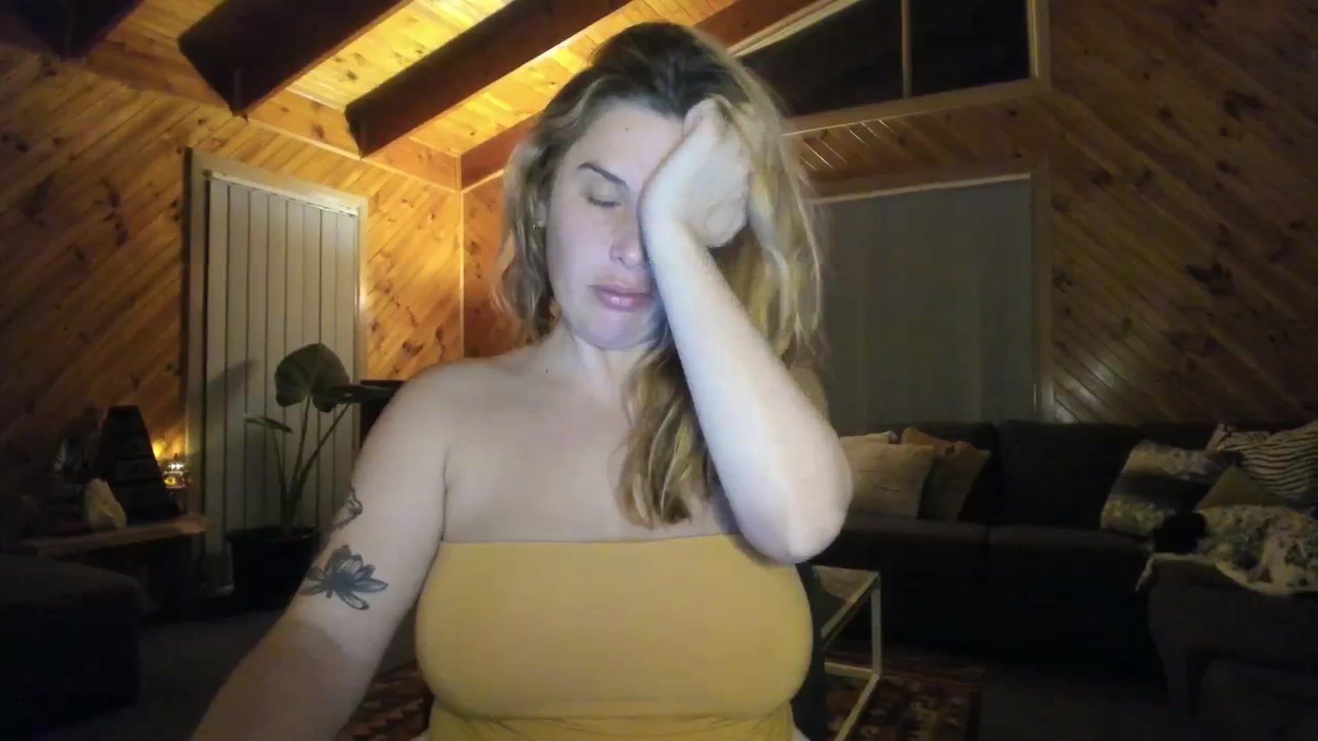 Gallery image thumbnail from HoneyTits_'s myfreecams stream on, 06/12/2024, 09:12 image 12 of 20