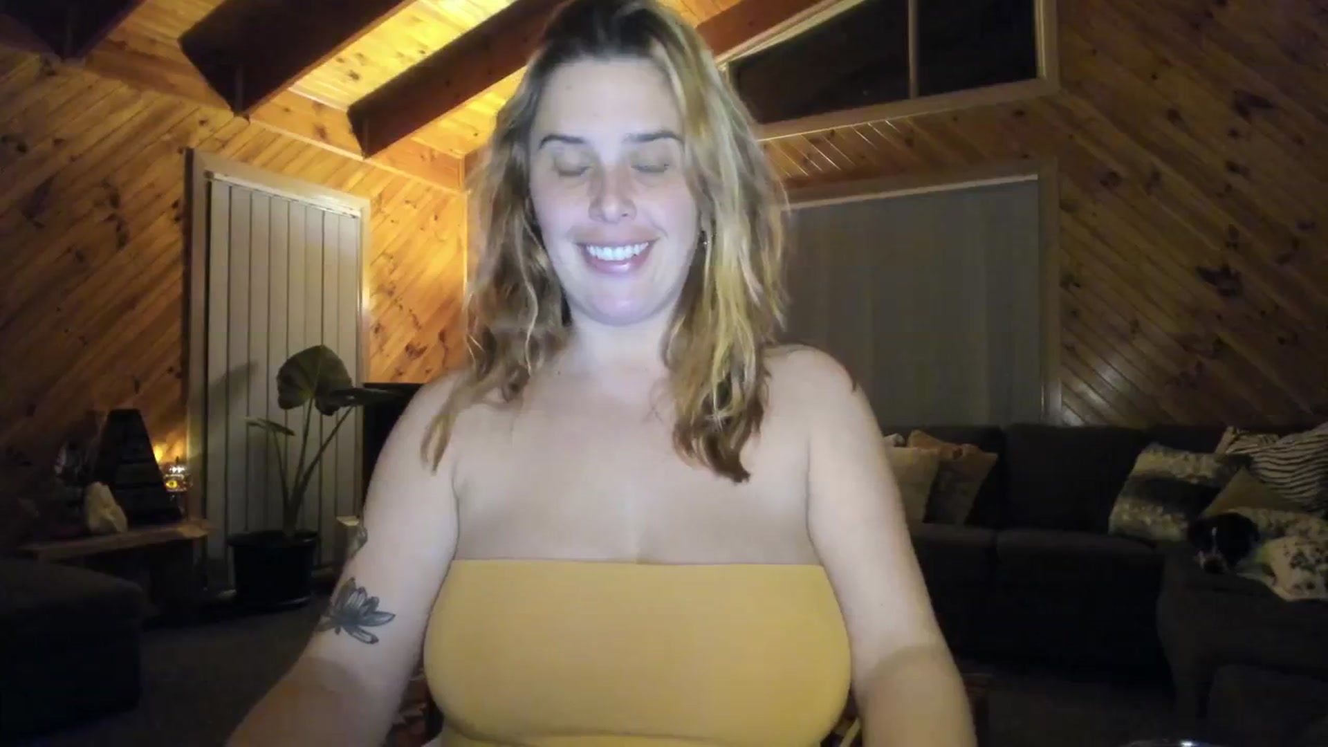 Gallery image thumbnail from HoneyTits_'s myfreecams stream on, 06/12/2024, 09:12 image 16 of 20