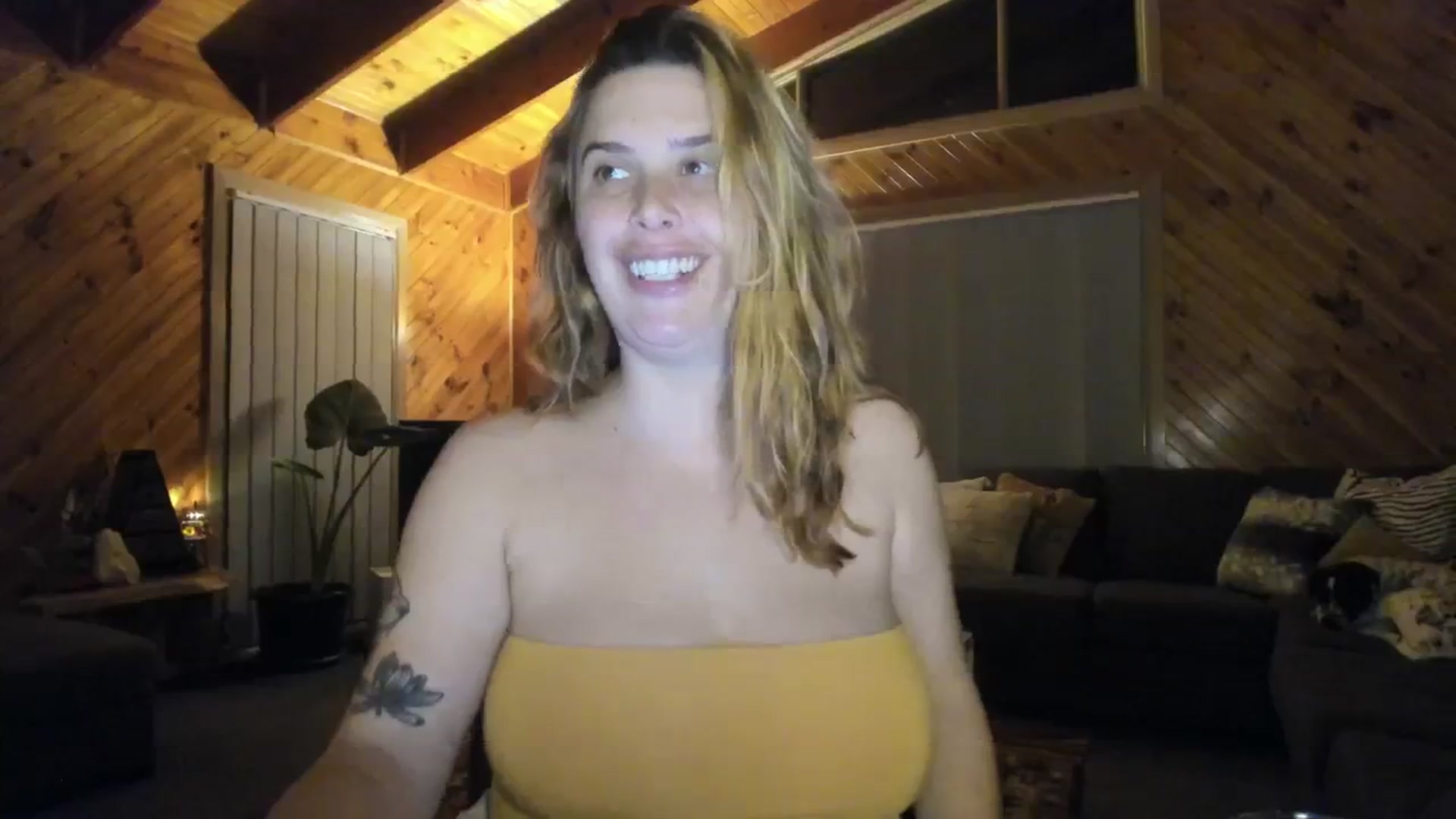 Gallery image thumbnail from HoneyTits_'s myfreecams stream on, 06/12/2024, 09:12 image 15 of 20
