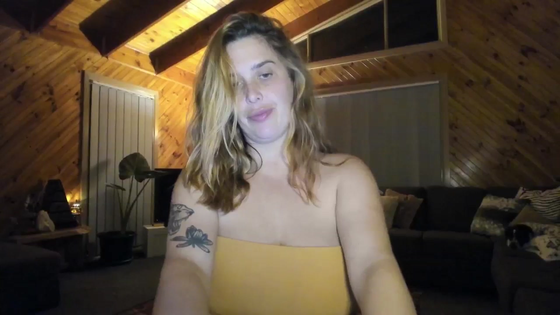 Gallery image thumbnail from HoneyTits_'s myfreecams stream on, 06/12/2024, 10:32 image 3 of 20