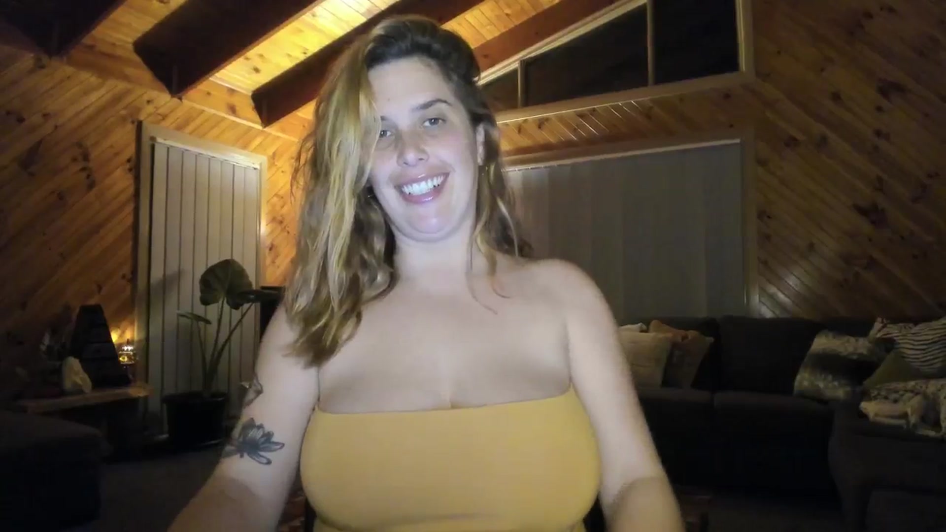 Gallery image thumbnail from HoneyTits_'s myfreecams stream on, 06/12/2024, 10:32 image 9 of 20