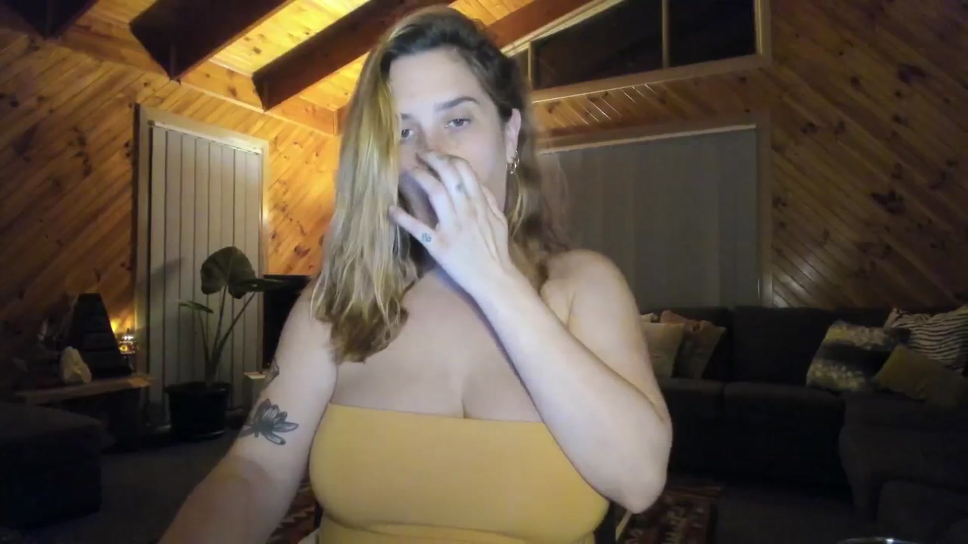 Gallery image thumbnail from HoneyTits_'s myfreecams stream on, 06/12/2024, 10:32 image 13 of 20