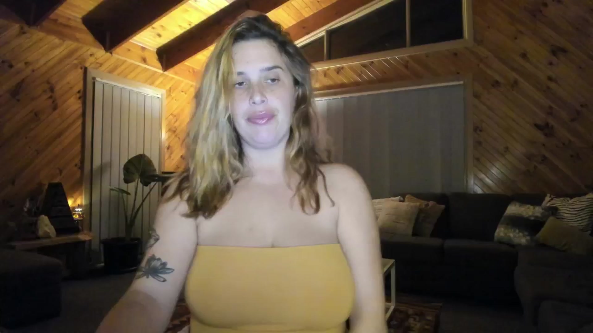 Gallery image thumbnail from HoneyTits_'s myfreecams stream on, 06/12/2024, 10:54 image 6 of 20