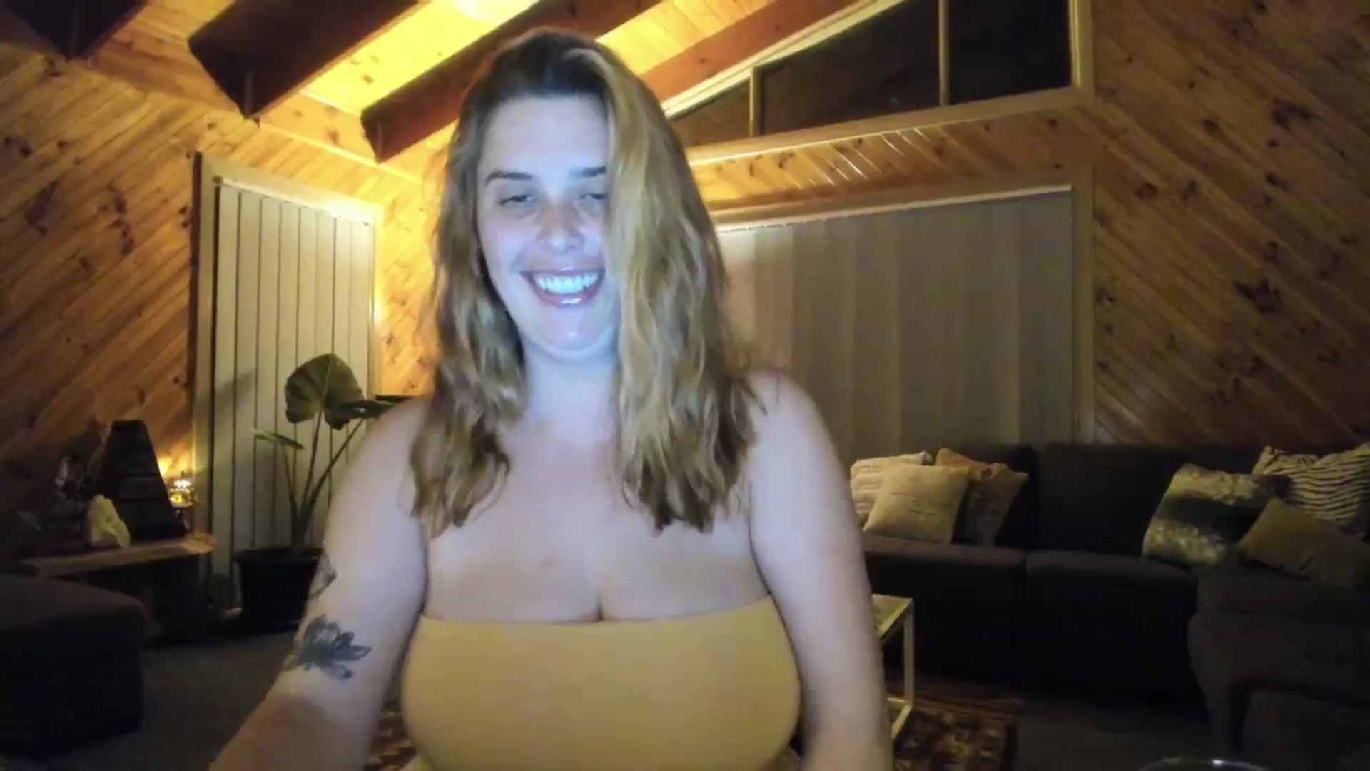 Gallery image thumbnail from HoneyTits_'s myfreecams stream on, 06/12/2024, 10:54 image 13 of 20