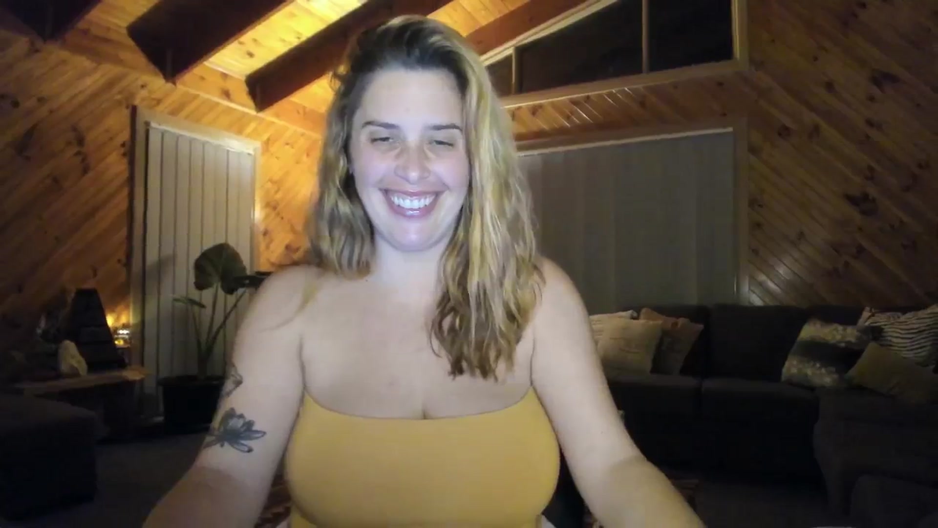 Gallery image thumbnail from HoneyTits_'s myfreecams stream on, 06/12/2024, 10:54 image 10 of 20