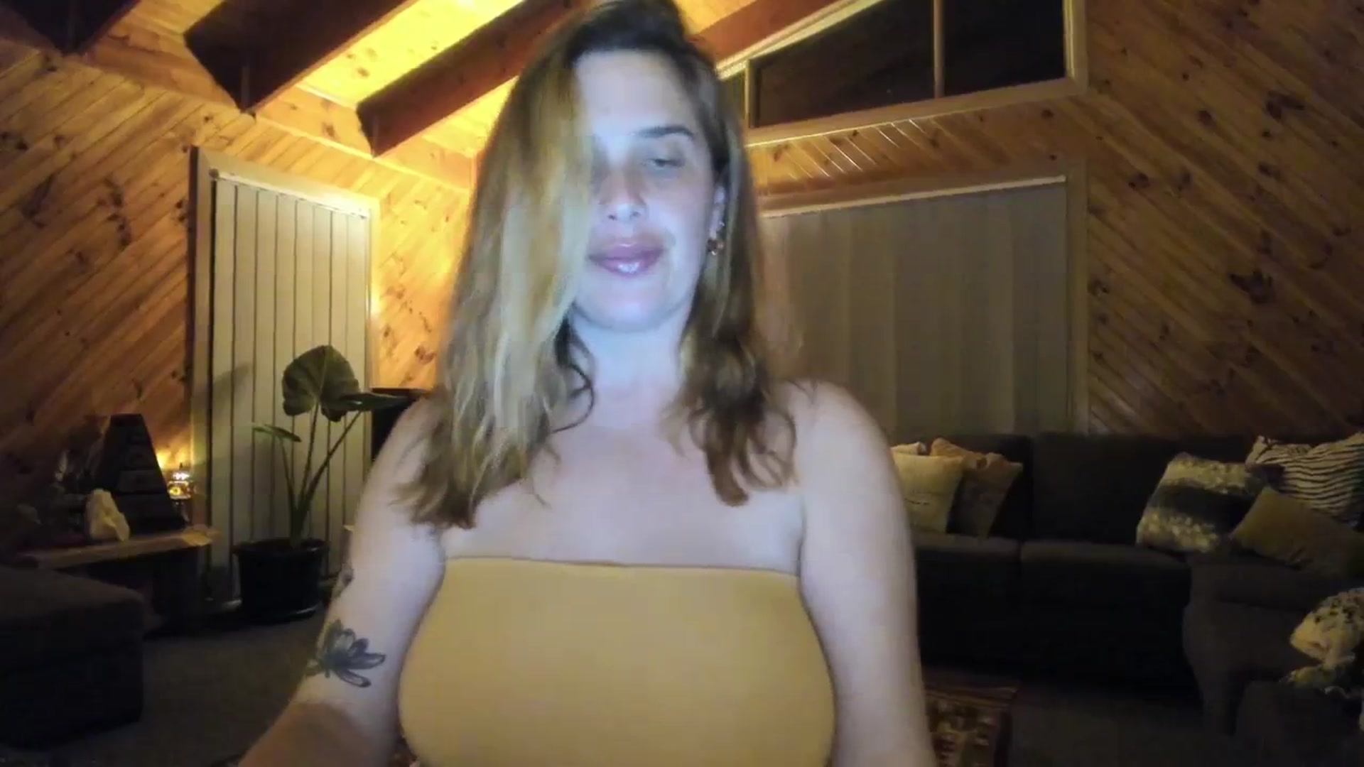 Gallery image thumbnail from HoneyTits_'s myfreecams stream on, 06/12/2024, 11:34 image 19 of 20