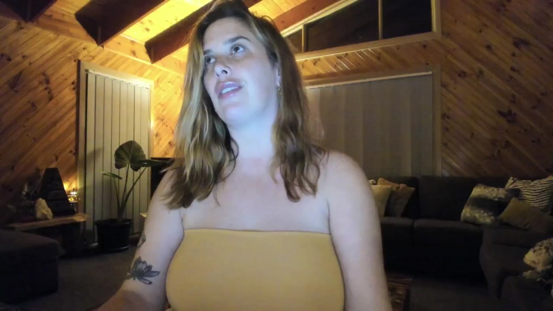 Gallery image thumbnail from HoneyTits_'s myfreecams stream on, 06/12/2024, 11:34 image 17 of 20
