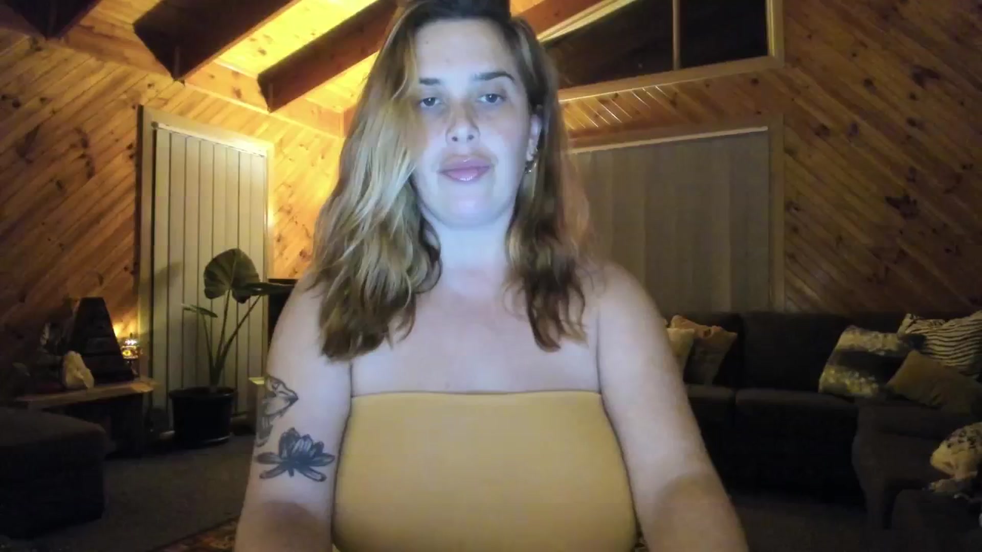 Gallery image thumbnail from HoneyTits_'s myfreecams stream on, 06/12/2024, 11:34 image 13 of 20