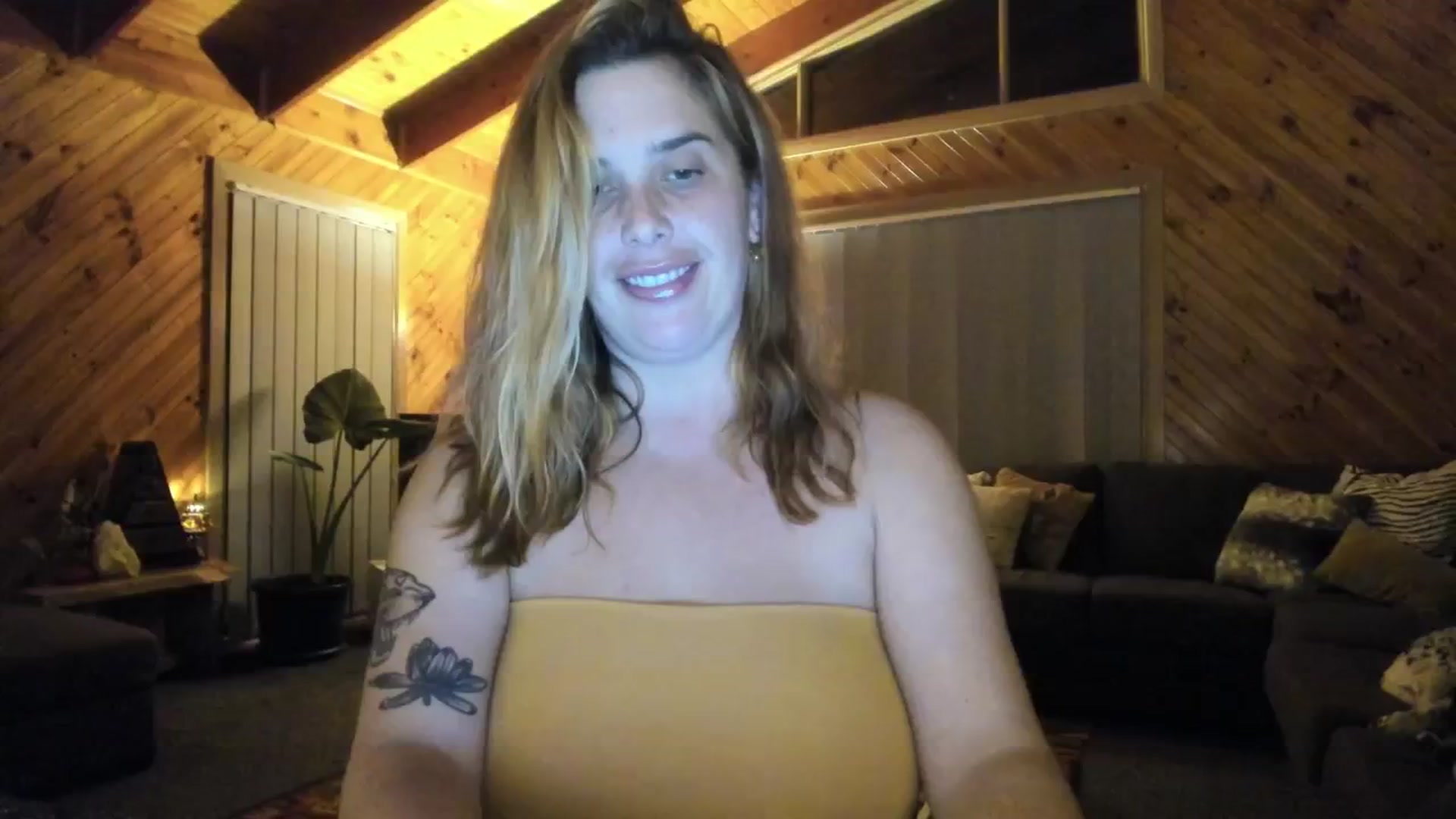 Gallery image thumbnail from HoneyTits_'s myfreecams stream on, 06/12/2024, 11:34 image 18 of 20