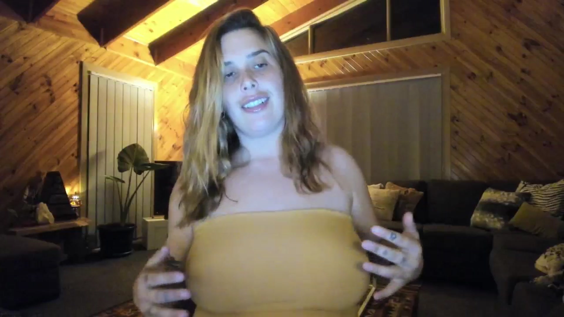 Gallery image thumbnail from HoneyTits_'s myfreecams stream on, 06/12/2024, 11:34 image 12 of 20