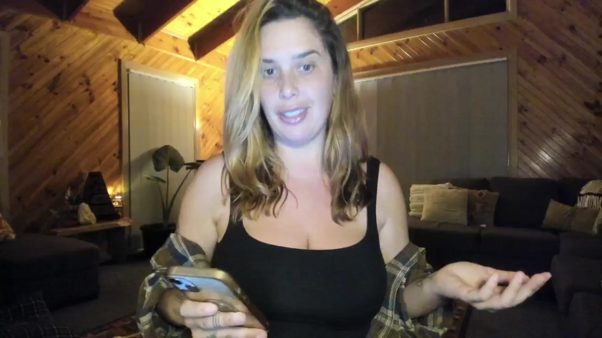 Gallery image thumbnail from HoneyTits_'s myfreecams stream on, 06/14/2024, 08:03 image 6 of 20