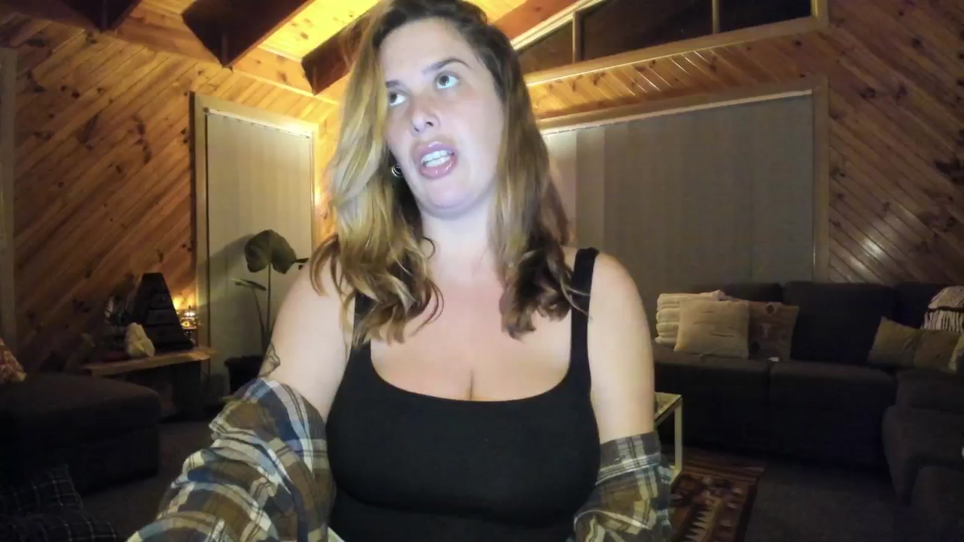 Gallery image thumbnail from HoneyTits_'s myfreecams stream on, 06/14/2024, 08:03 image 4 of 20