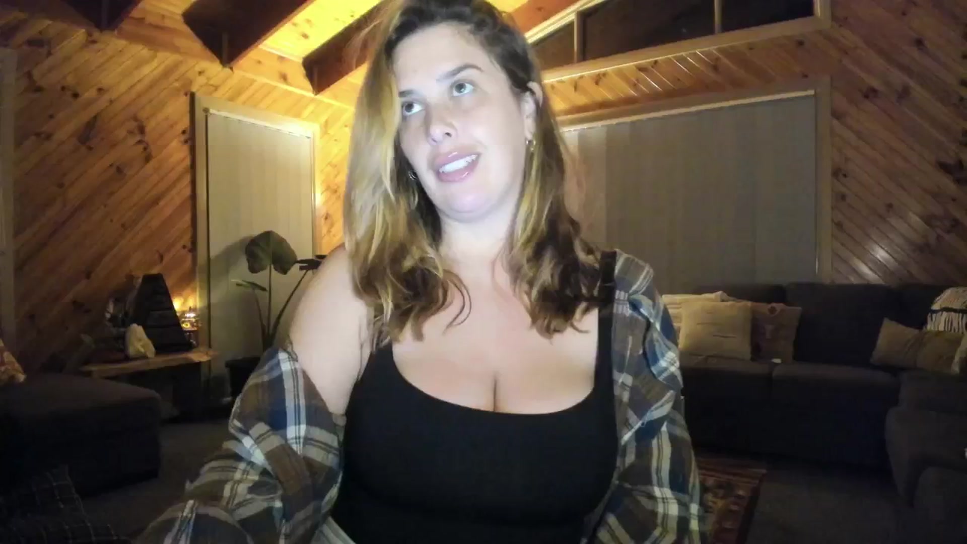 Gallery image thumbnail from HoneyTits_'s myfreecams stream on, 06/14/2024, 08:03 image 12 of 20